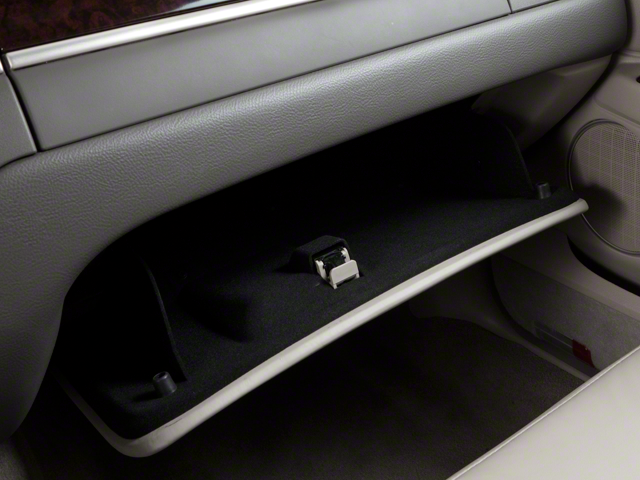 2011 Lincoln Town Car Signature Limited
