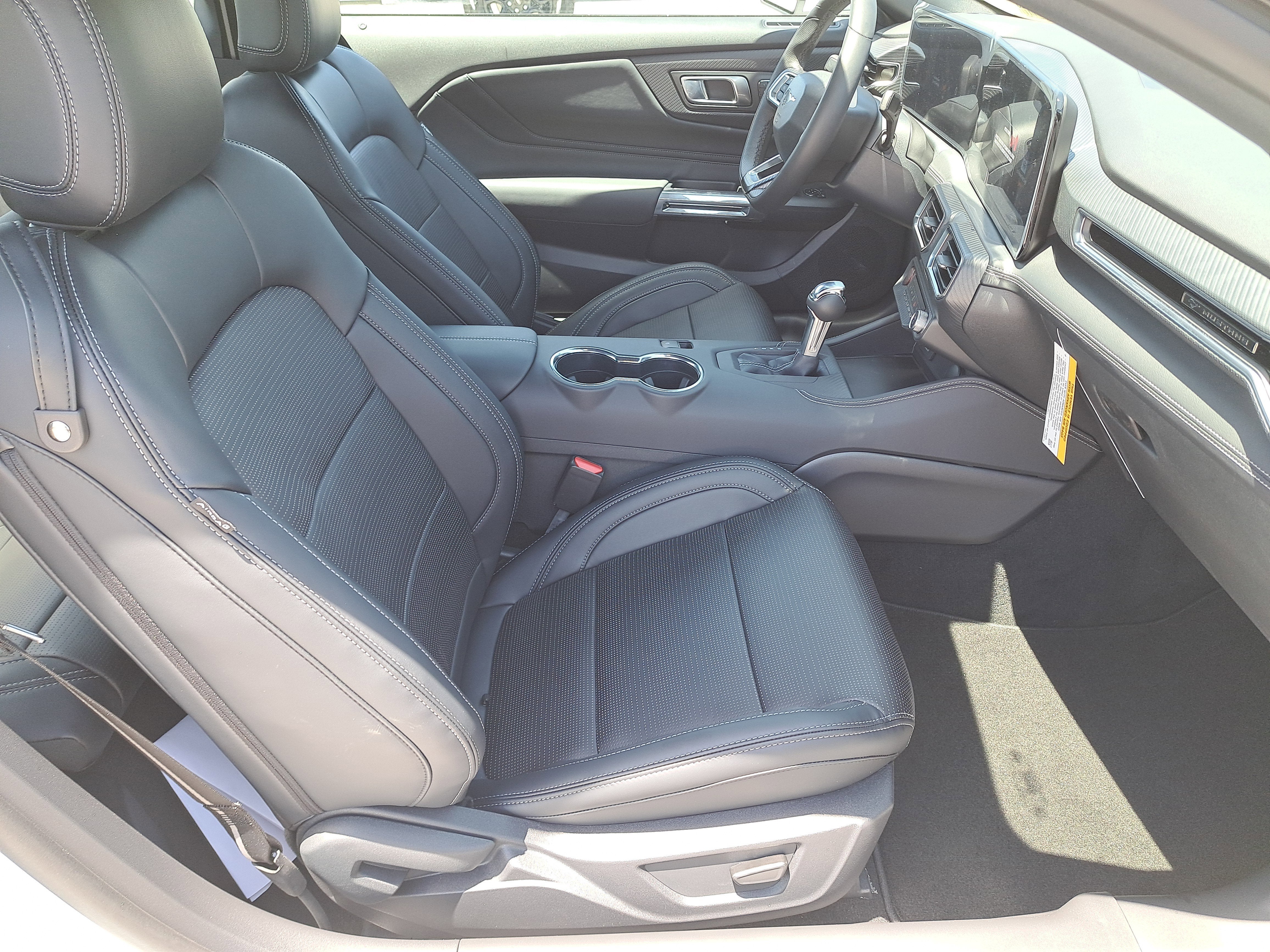 2025 Ford Mustang Premium