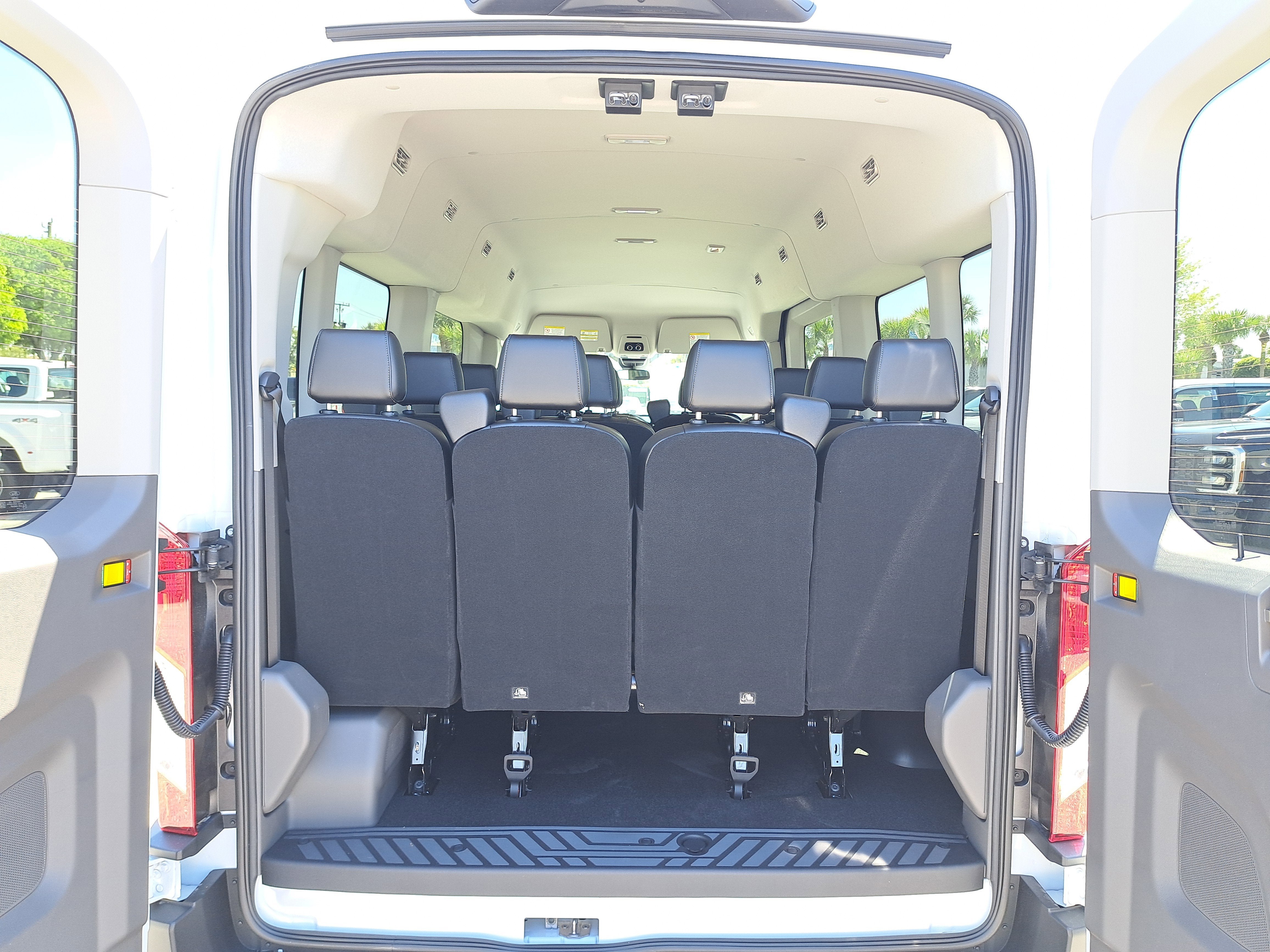 2026 Ford Transit Passenger Wagon XL