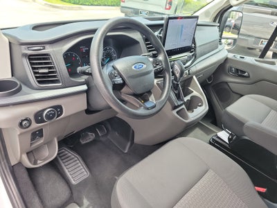 2024 Ford Transit Passenger Wagon XLT