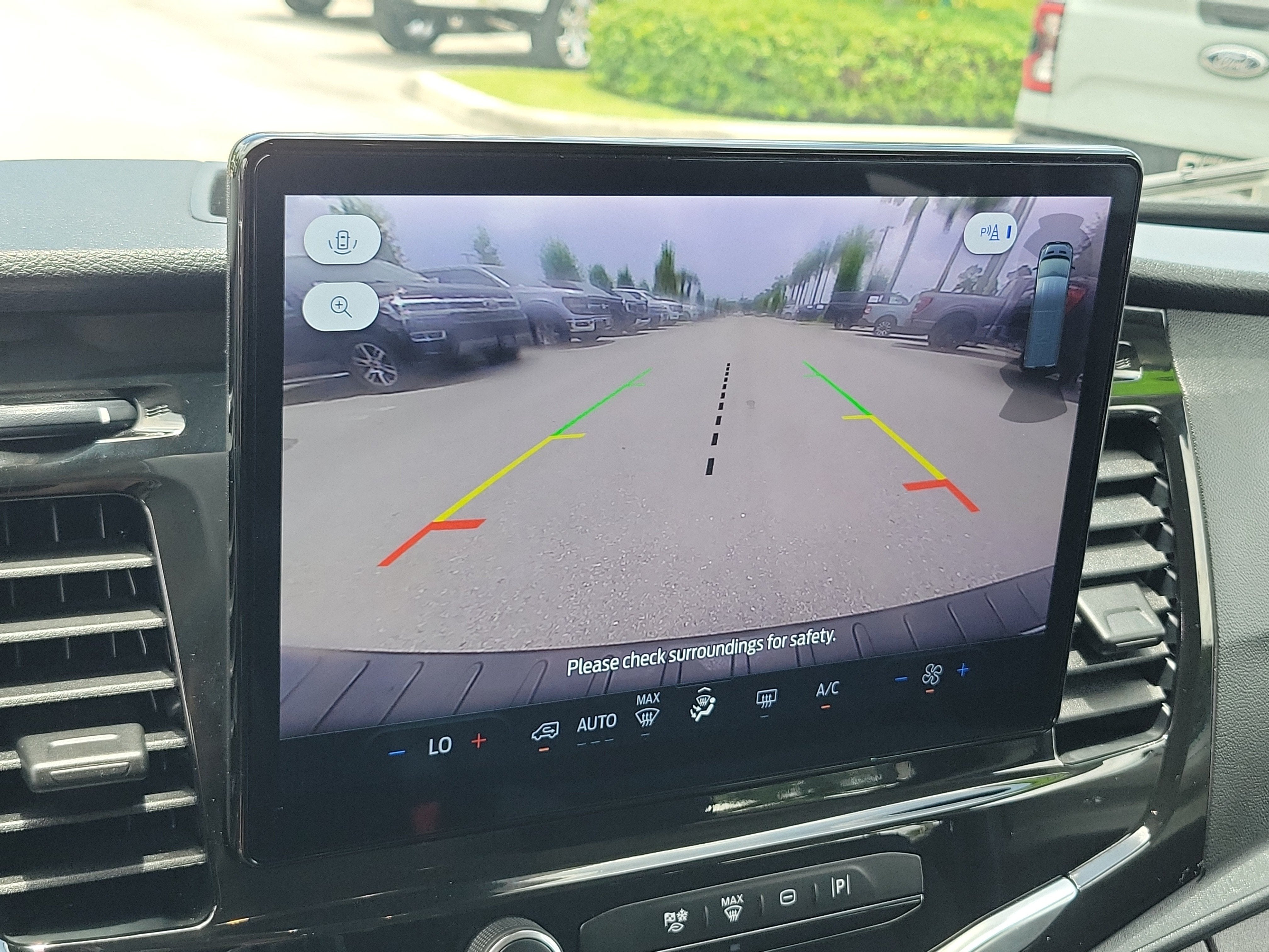 2024 Ford Transit Passenger Wagon XLT
