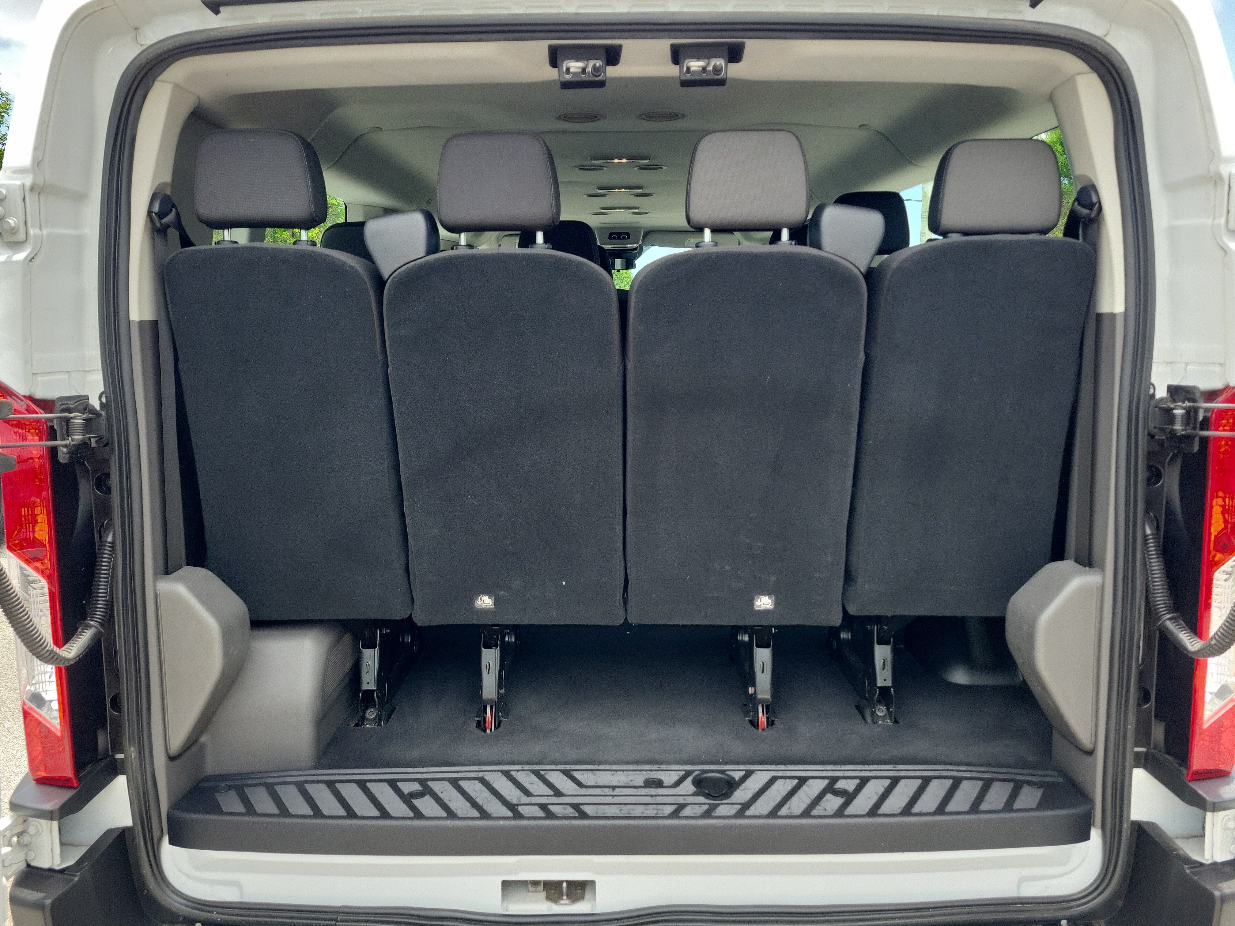 2024 Ford Transit Passenger Wagon XLT