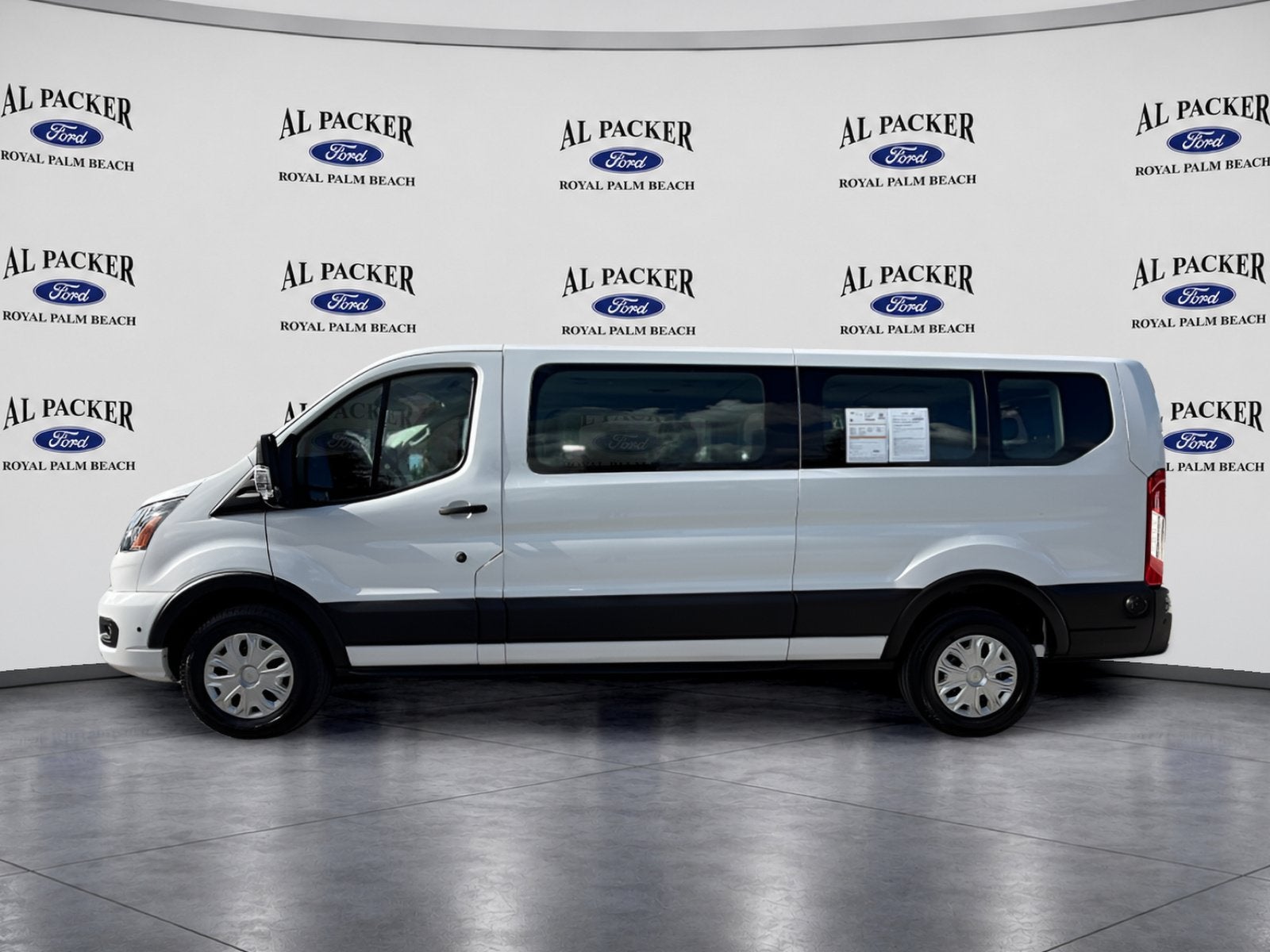 2024 Ford Transit Passenger Wagon XLT