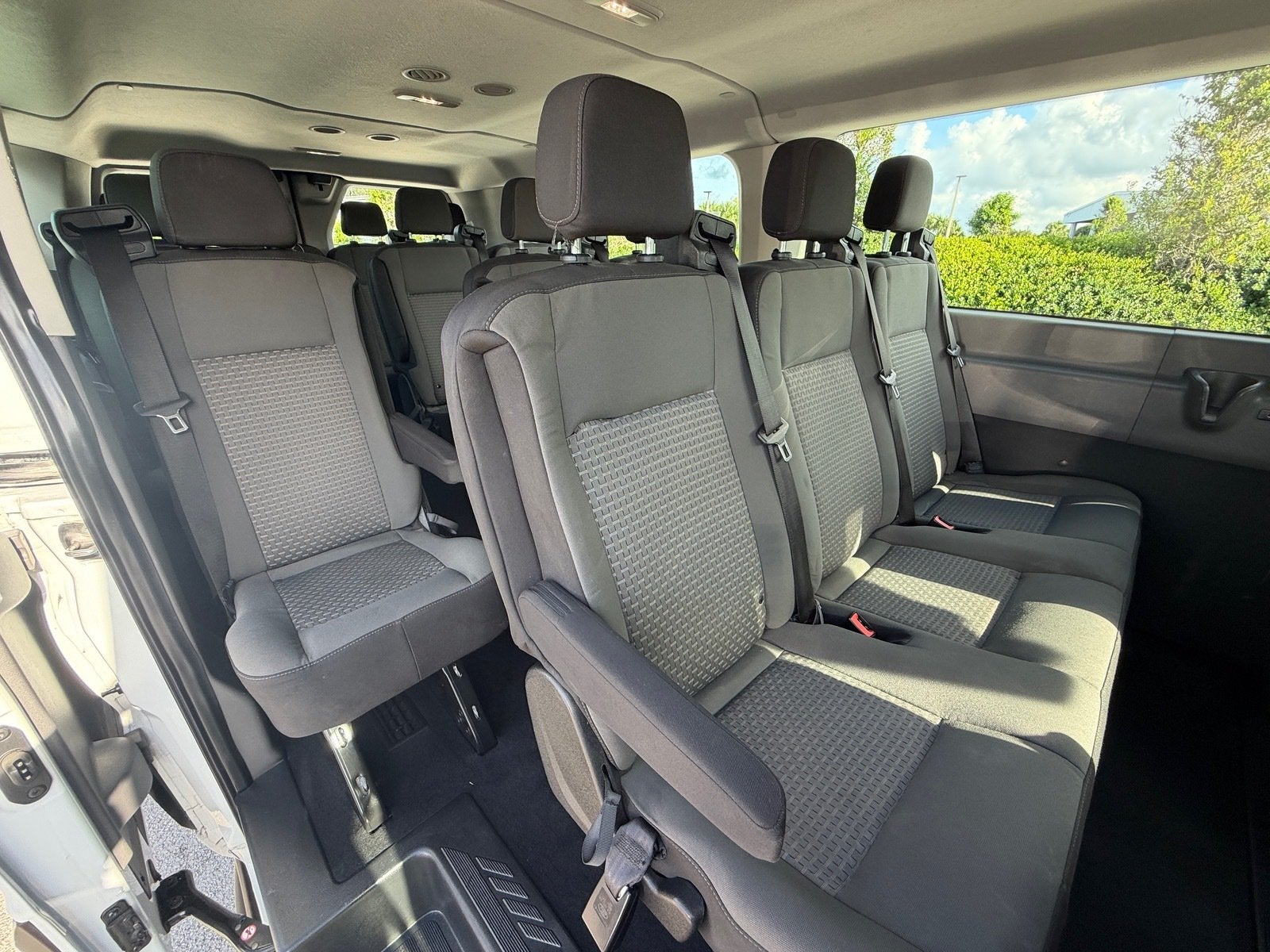 2024 Ford Transit Passenger Wagon XLT