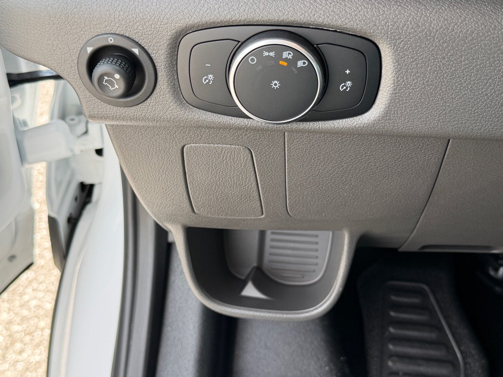 2027 Ford Transit Passenger Wagon XL