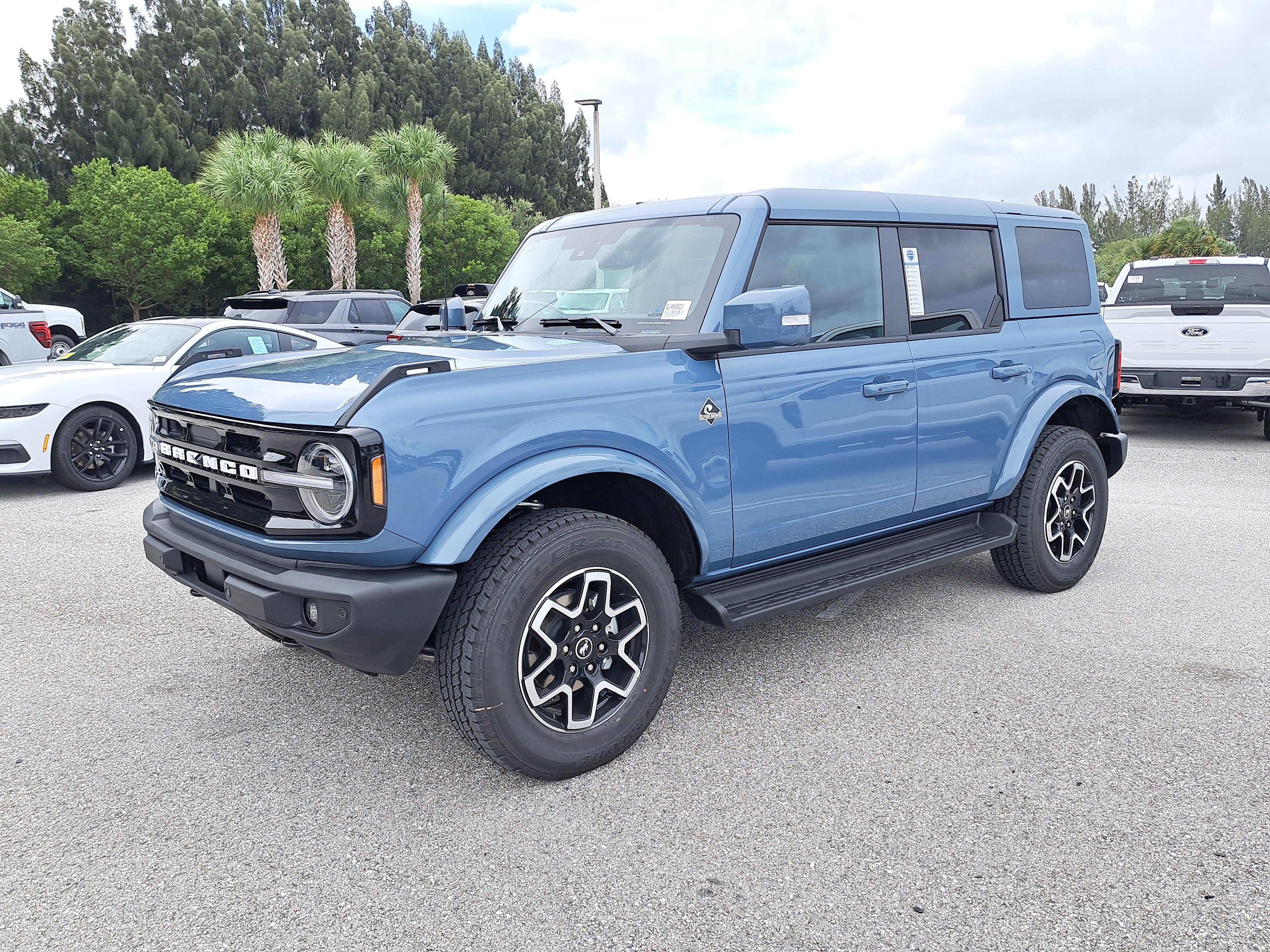 2025 Ford Bronco Outer Banks