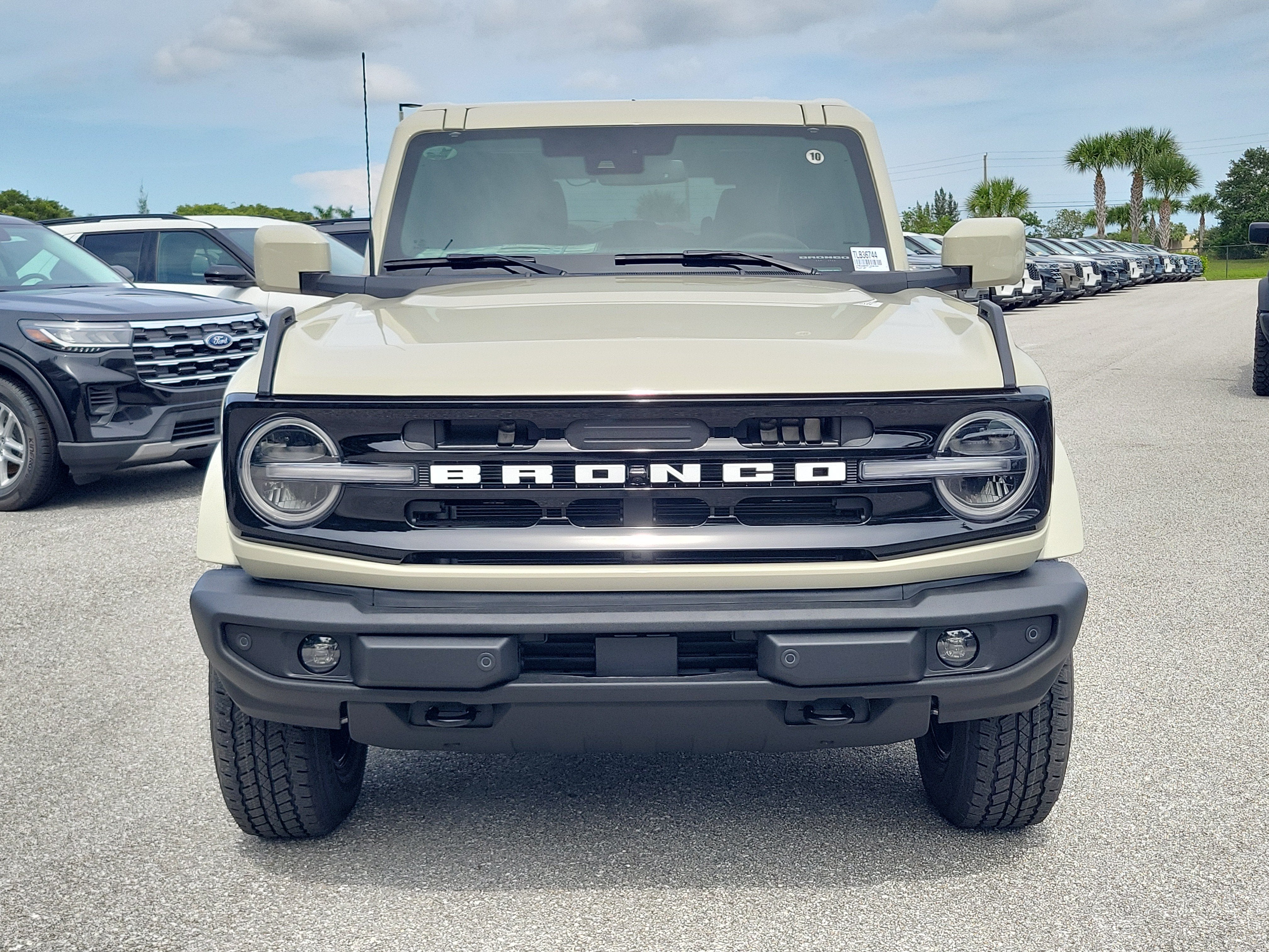 2026 Ford Bronco Outer Banks