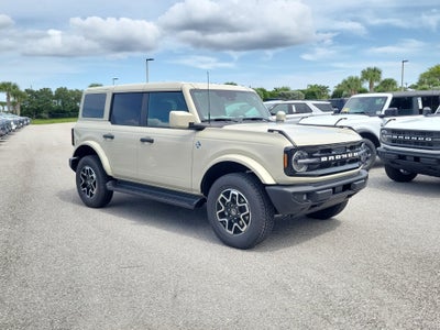 2026 Ford Bronco Outer Banks