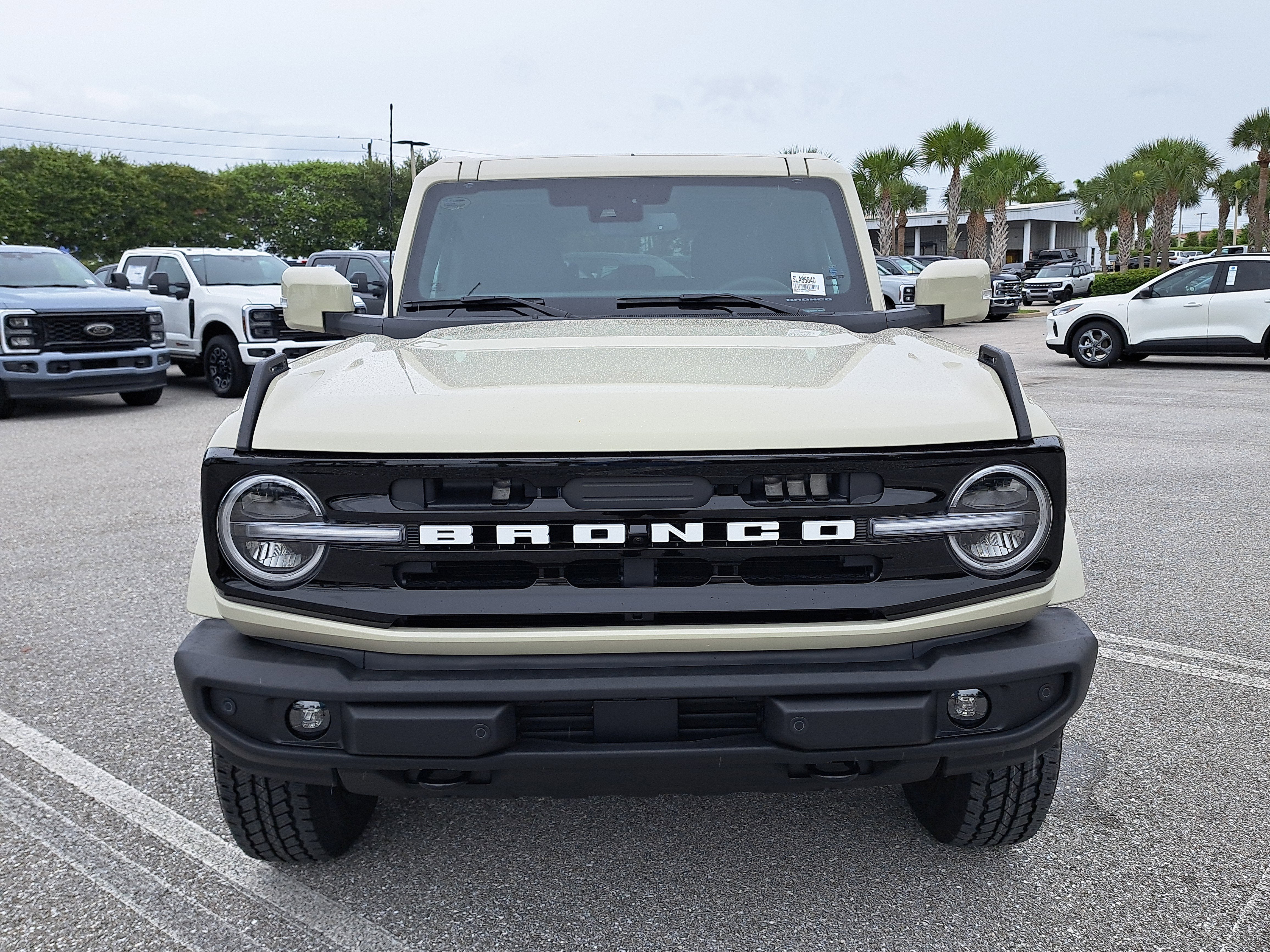 2025 Ford Bronco Outer Banks
