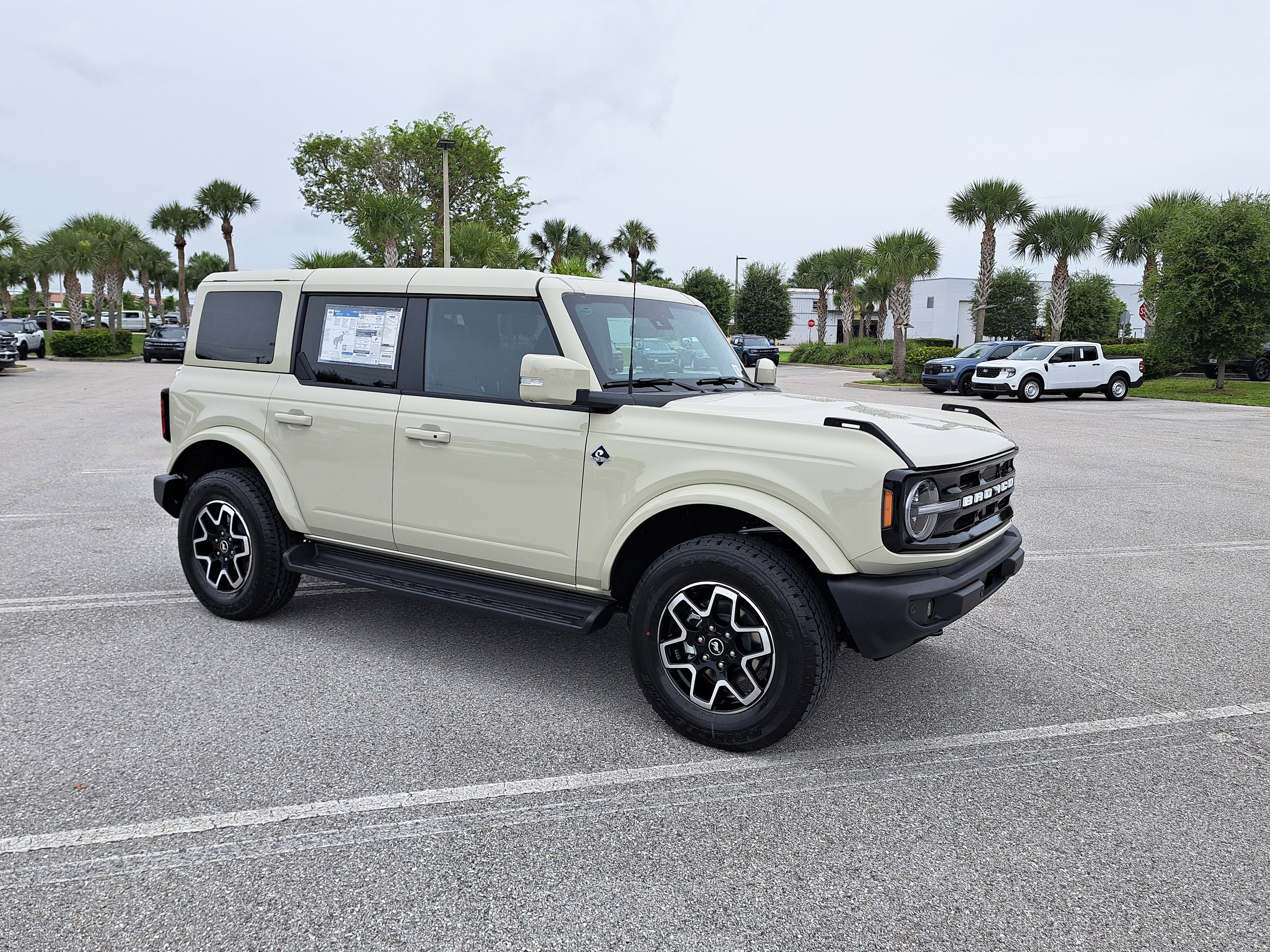 2025 Ford Bronco Outer Banks