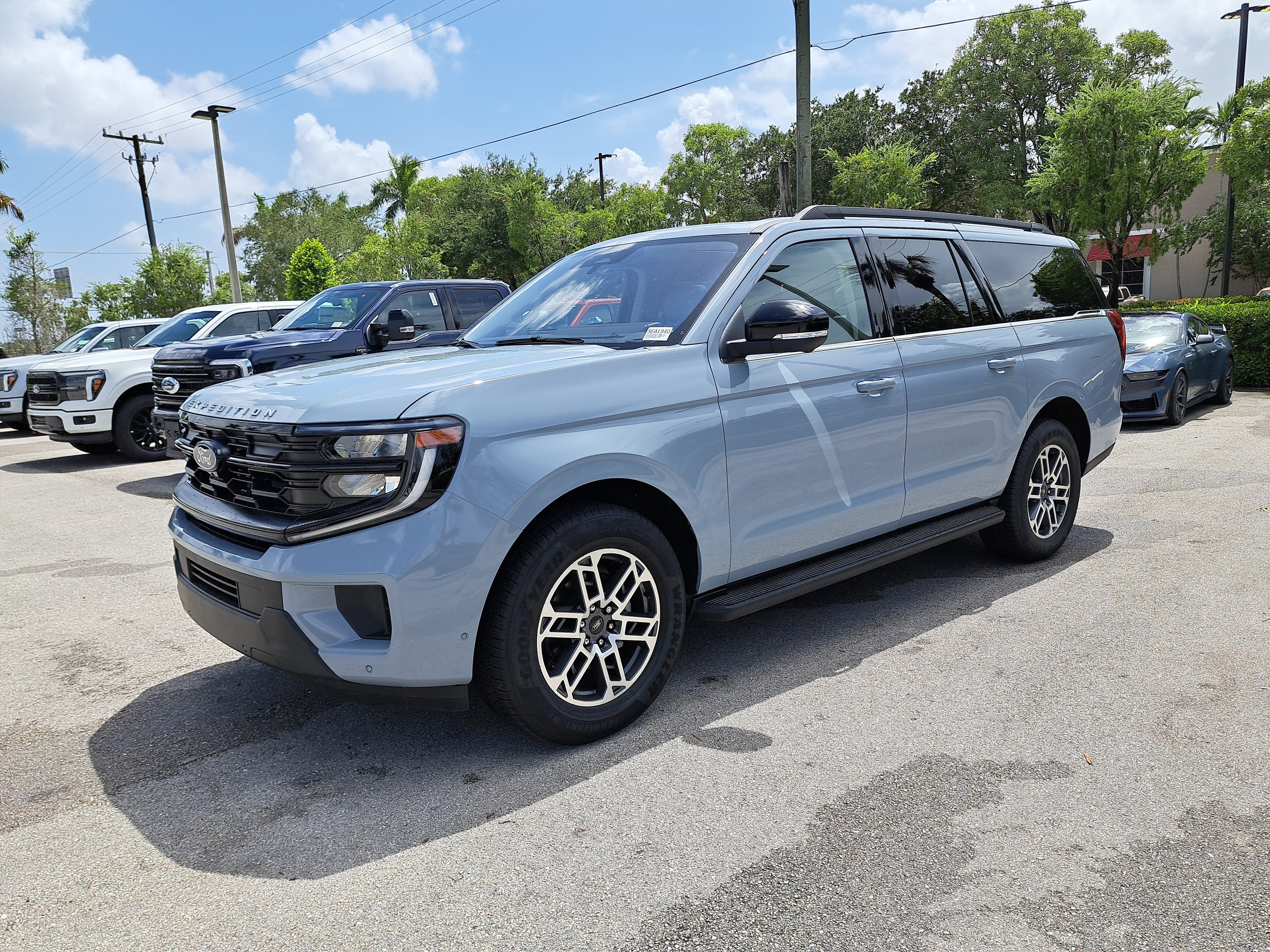 2025 Ford Expedition Max Active