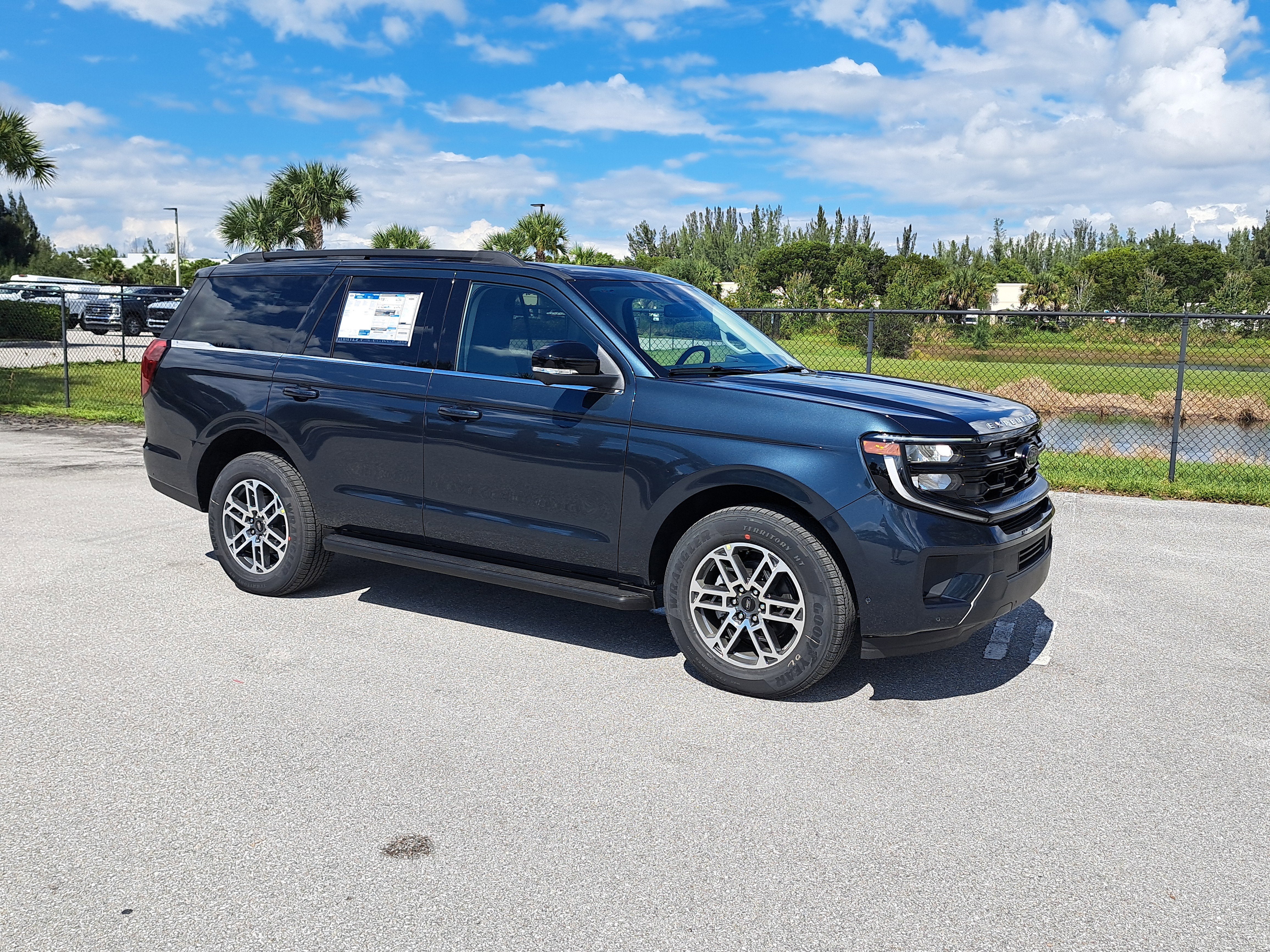 2025 Ford Expedition Active