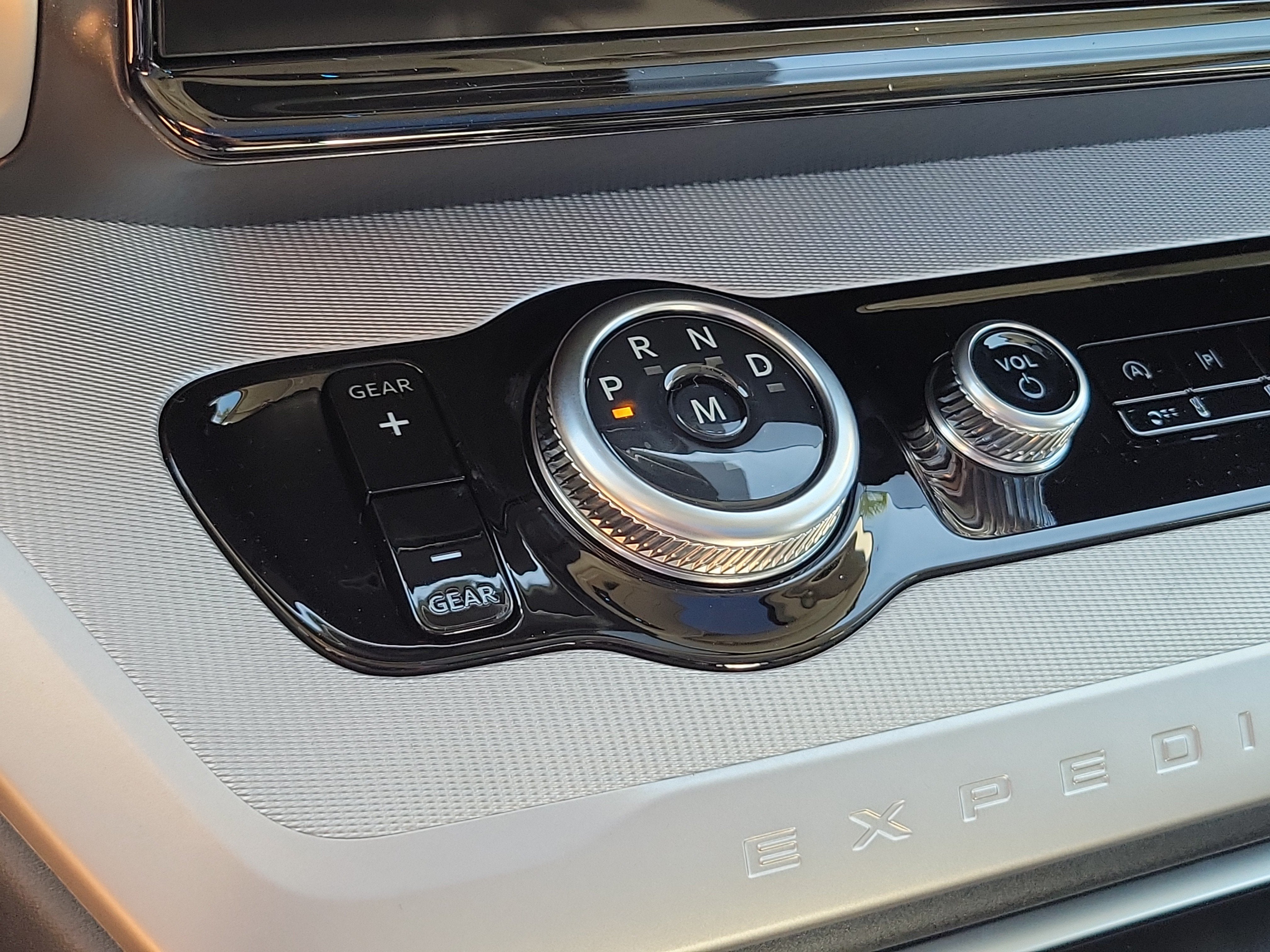 2027 Ford Expedition Active