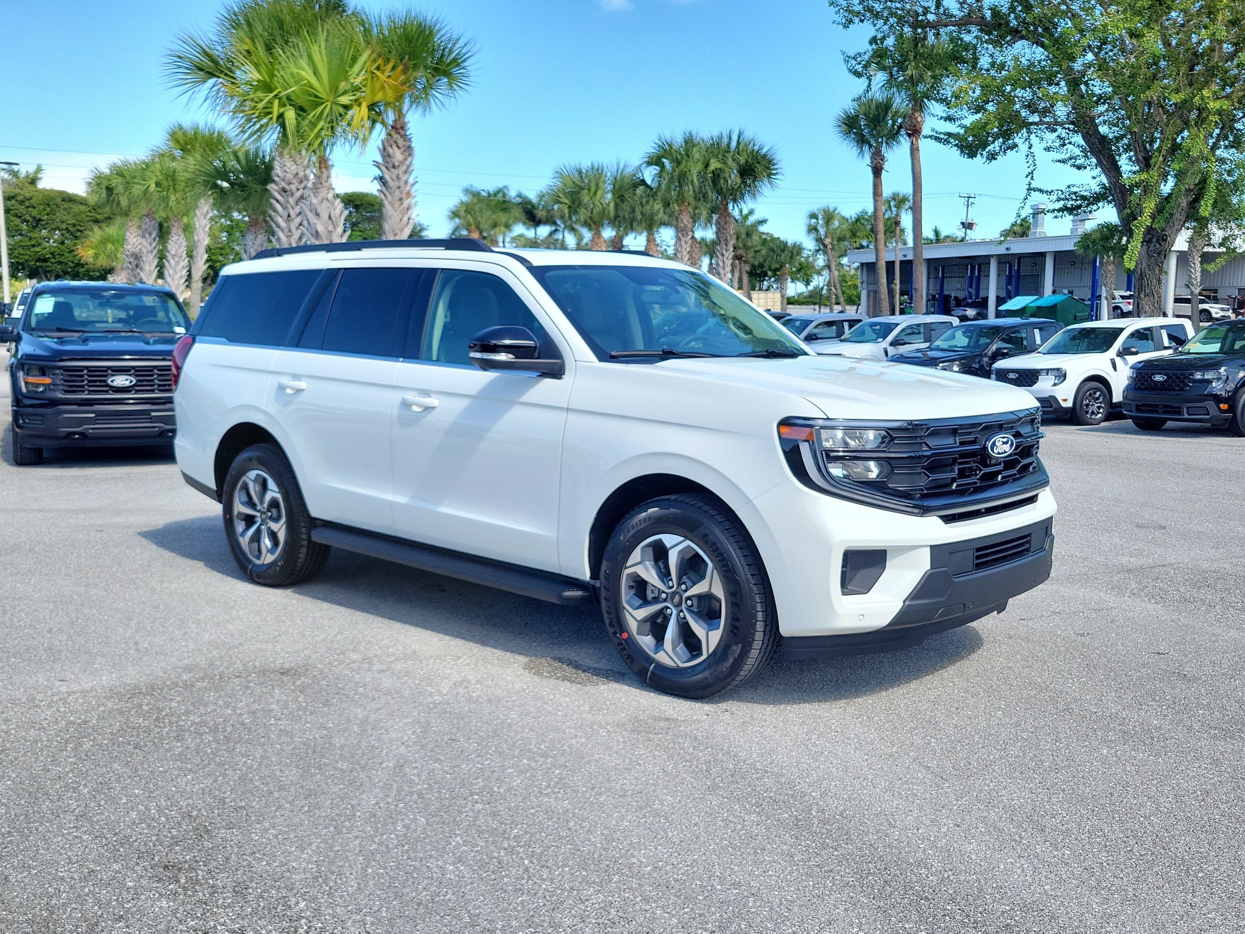 2027 Ford Expedition Active