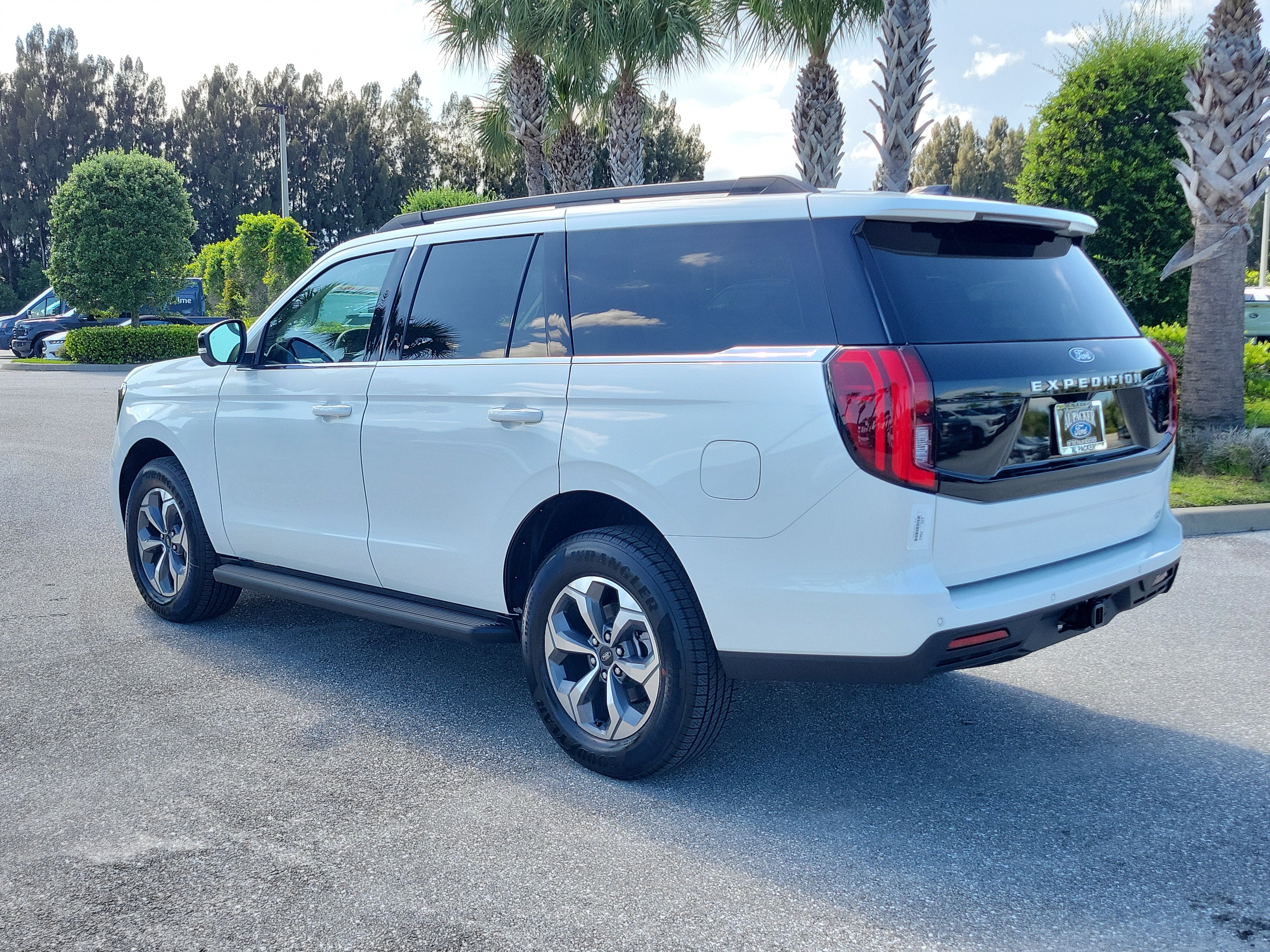 2027 Ford Expedition Active