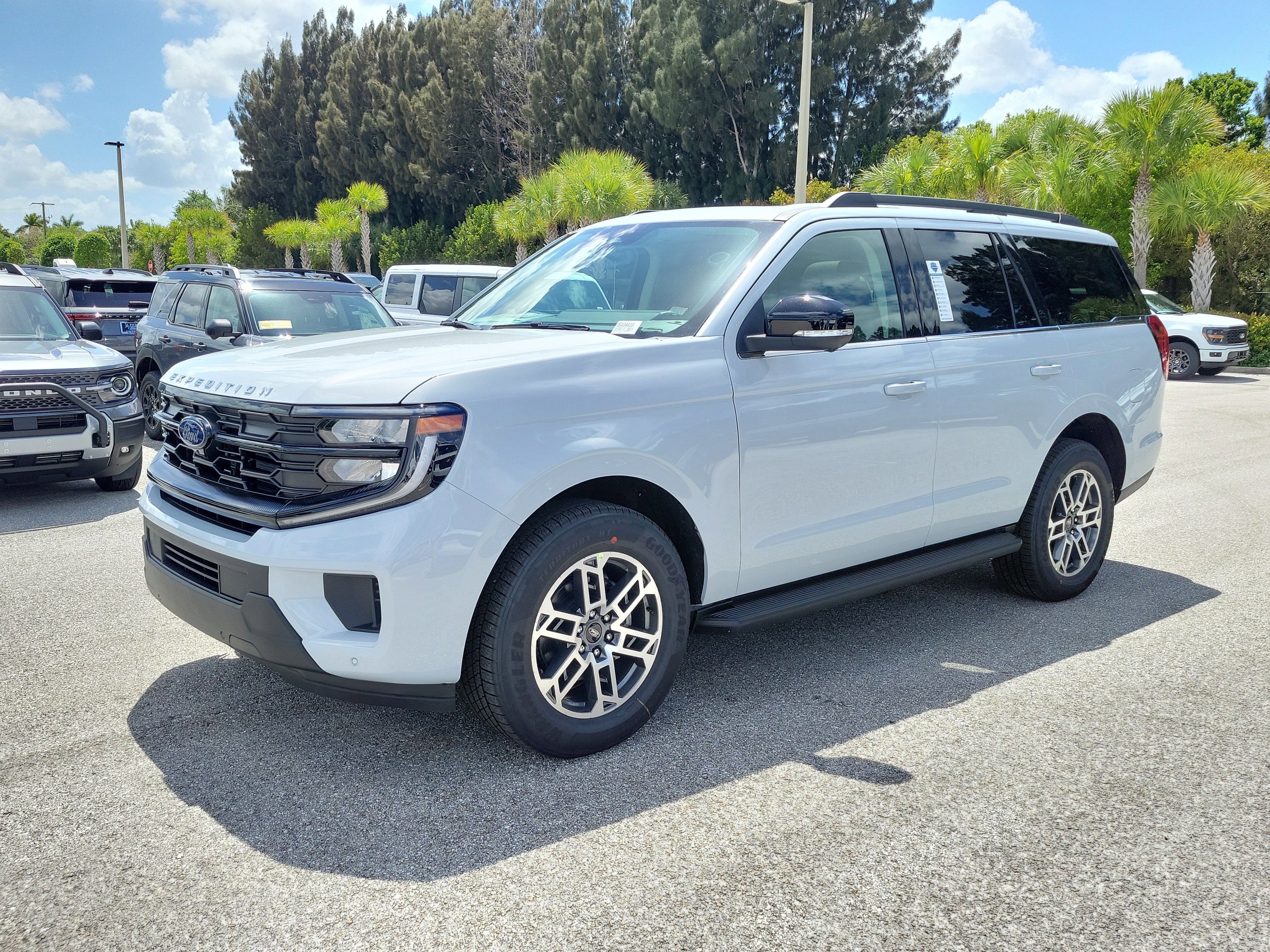 2026 Ford Expedition Active