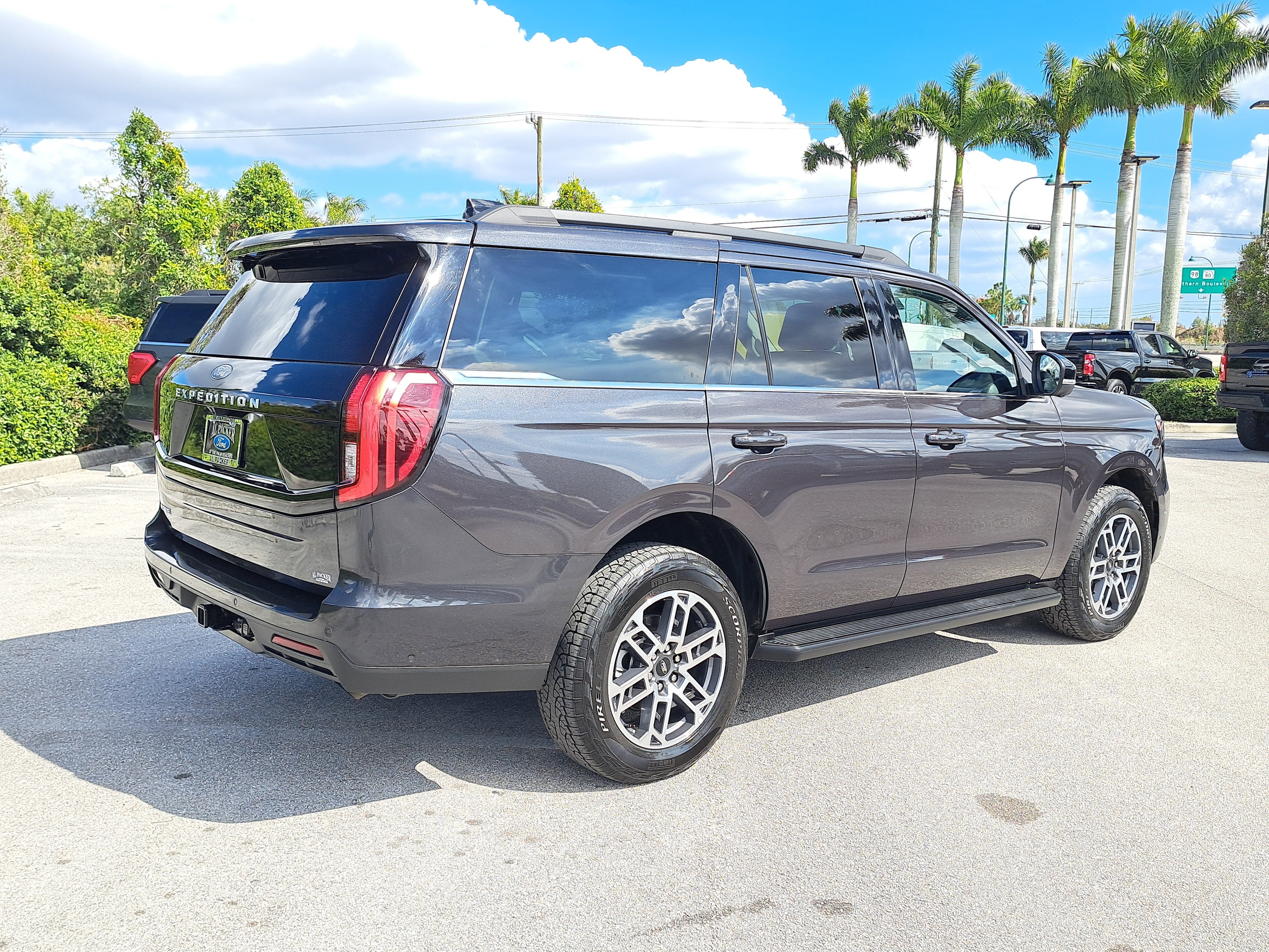 2025 Ford Expedition Active