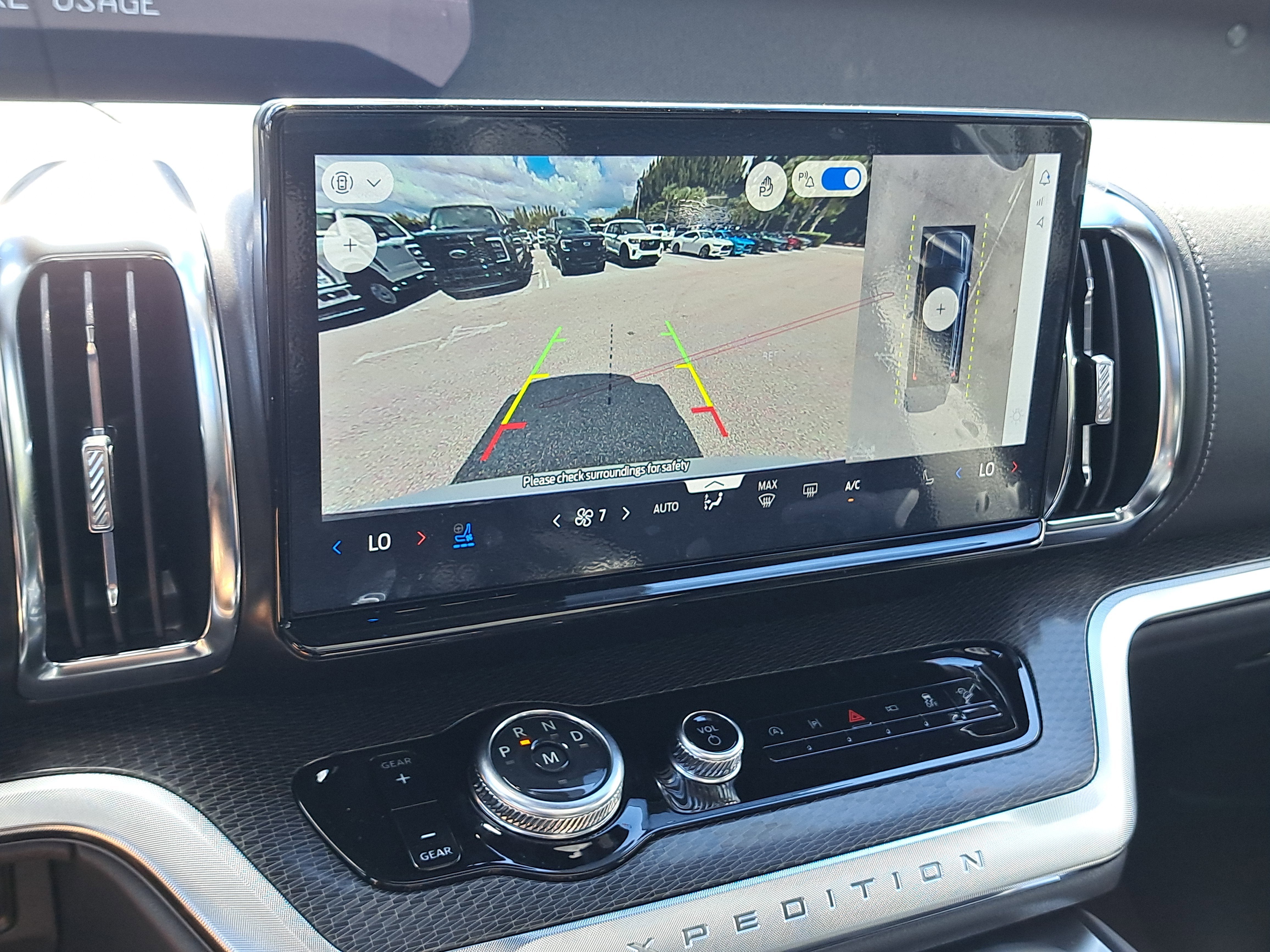 2025 Ford Expedition Platinum