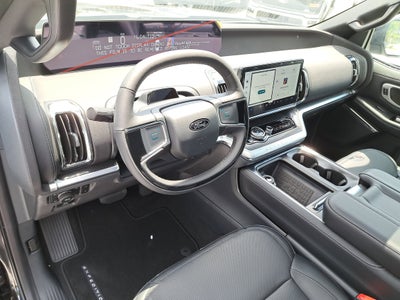 2025 Ford Expedition Platinum