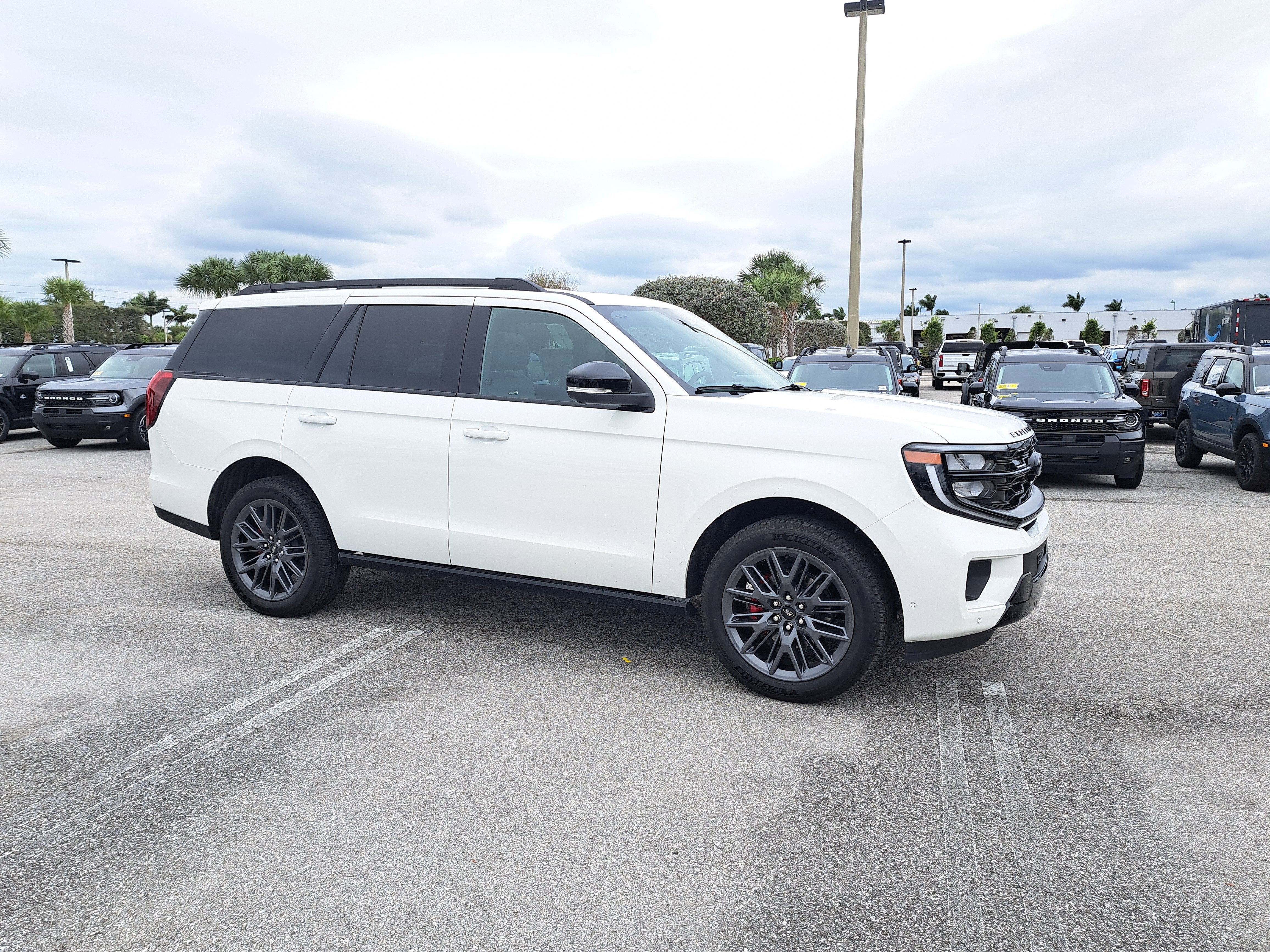 2025 Ford Expedition Platinum