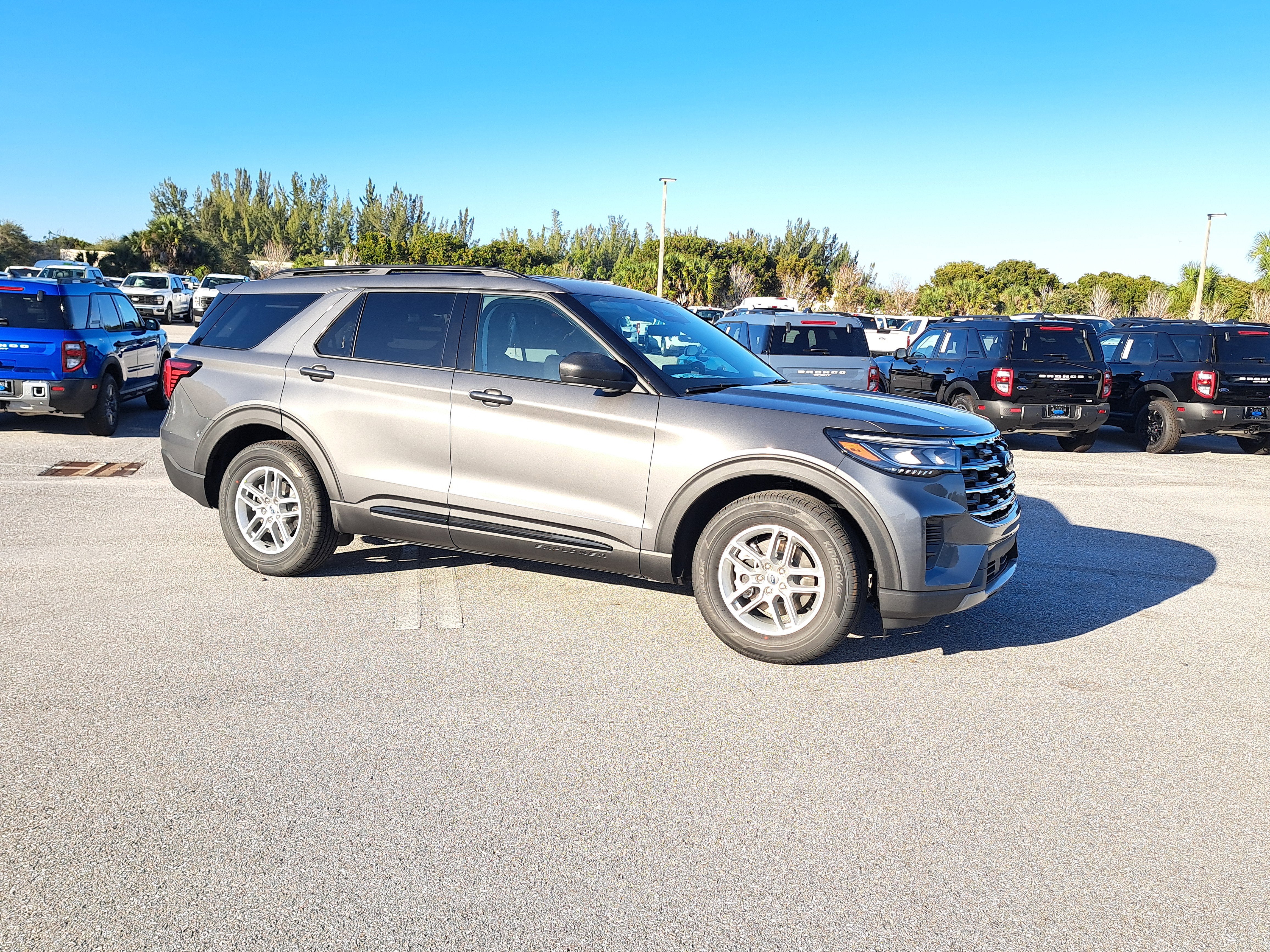 2026 Ford Explorer Active w/200A Pkg