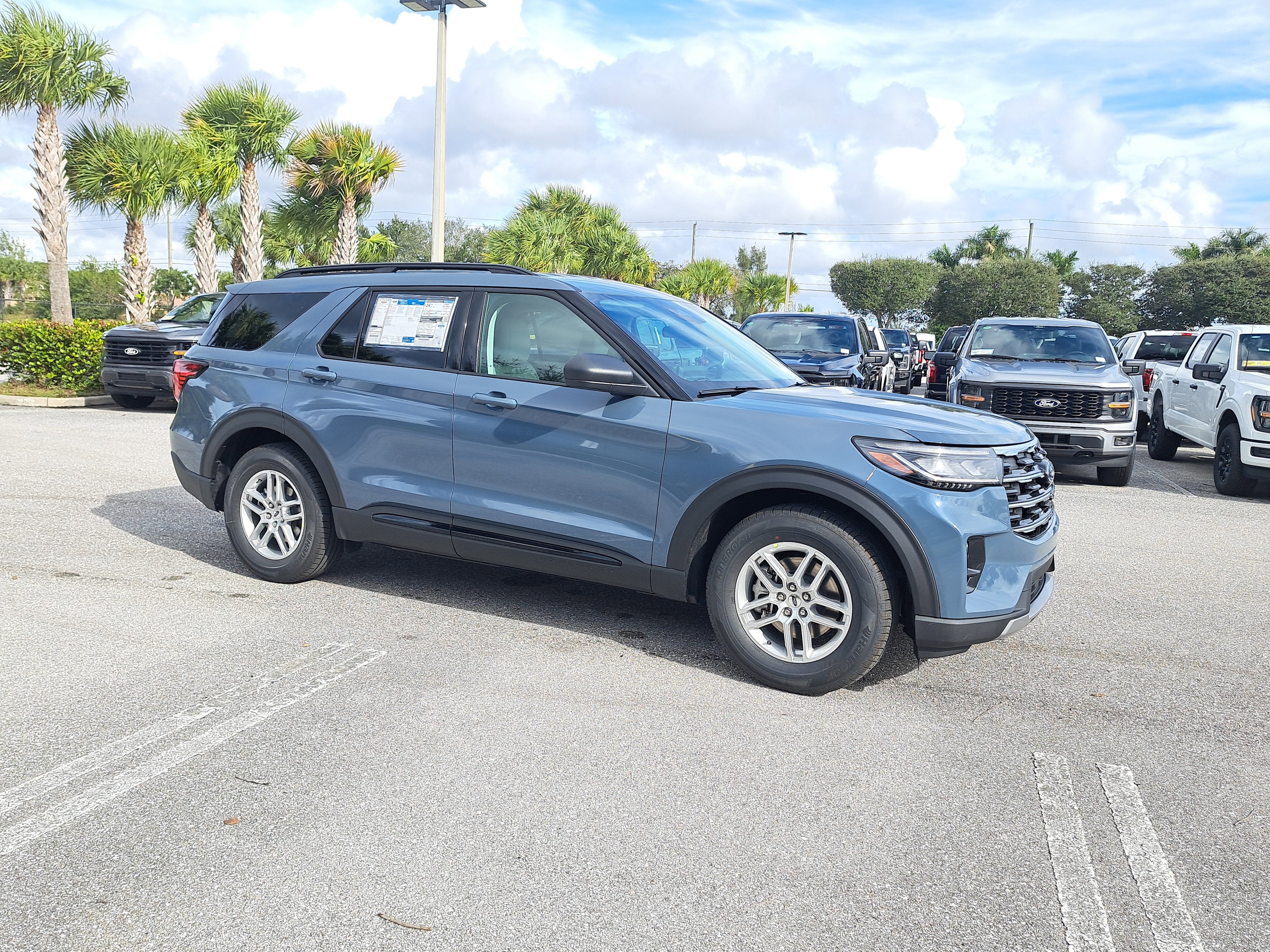 2026 Ford Explorer Active w/200A Pkg