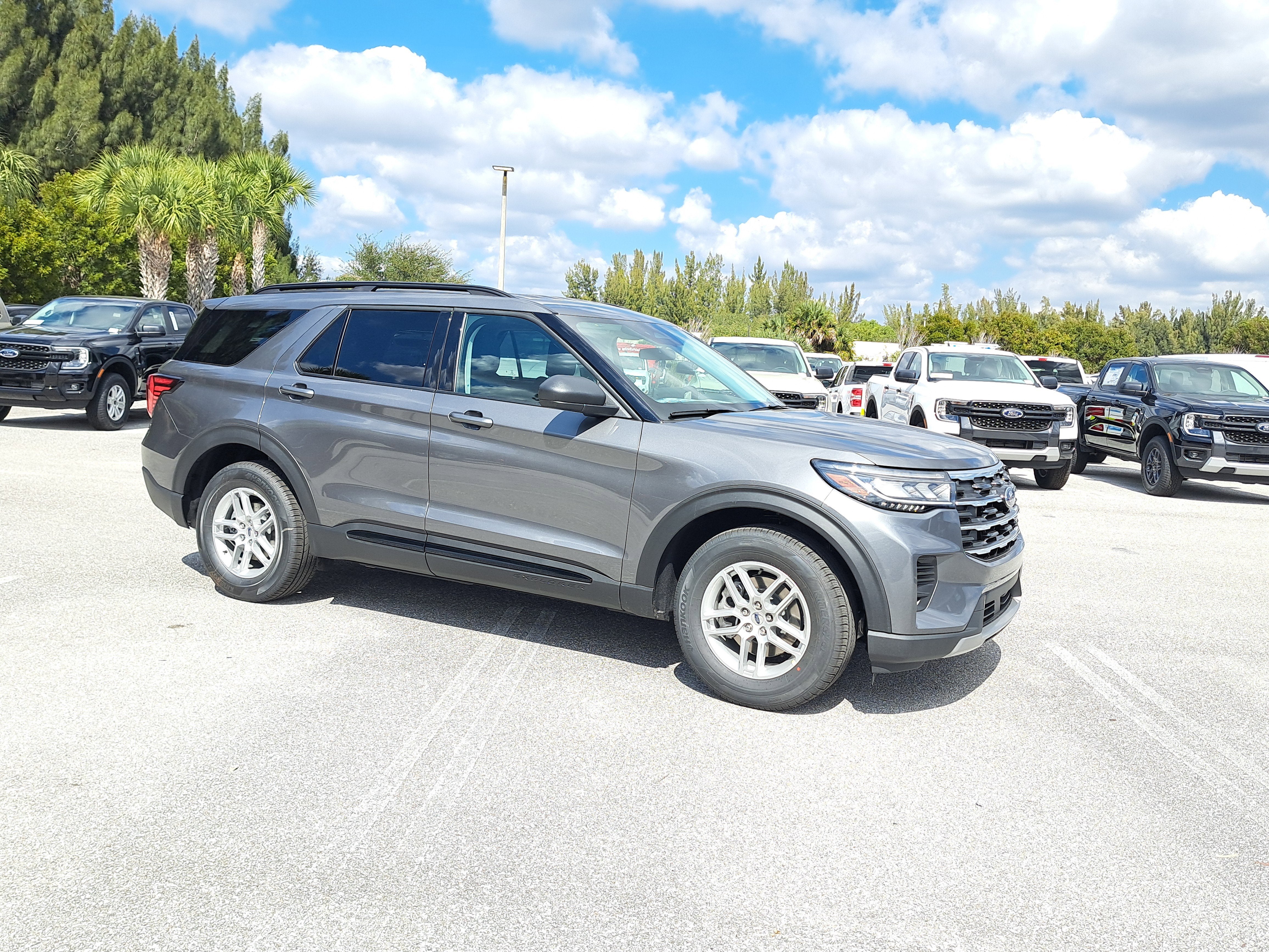 2026 Ford Explorer Active w/200A Pkg
