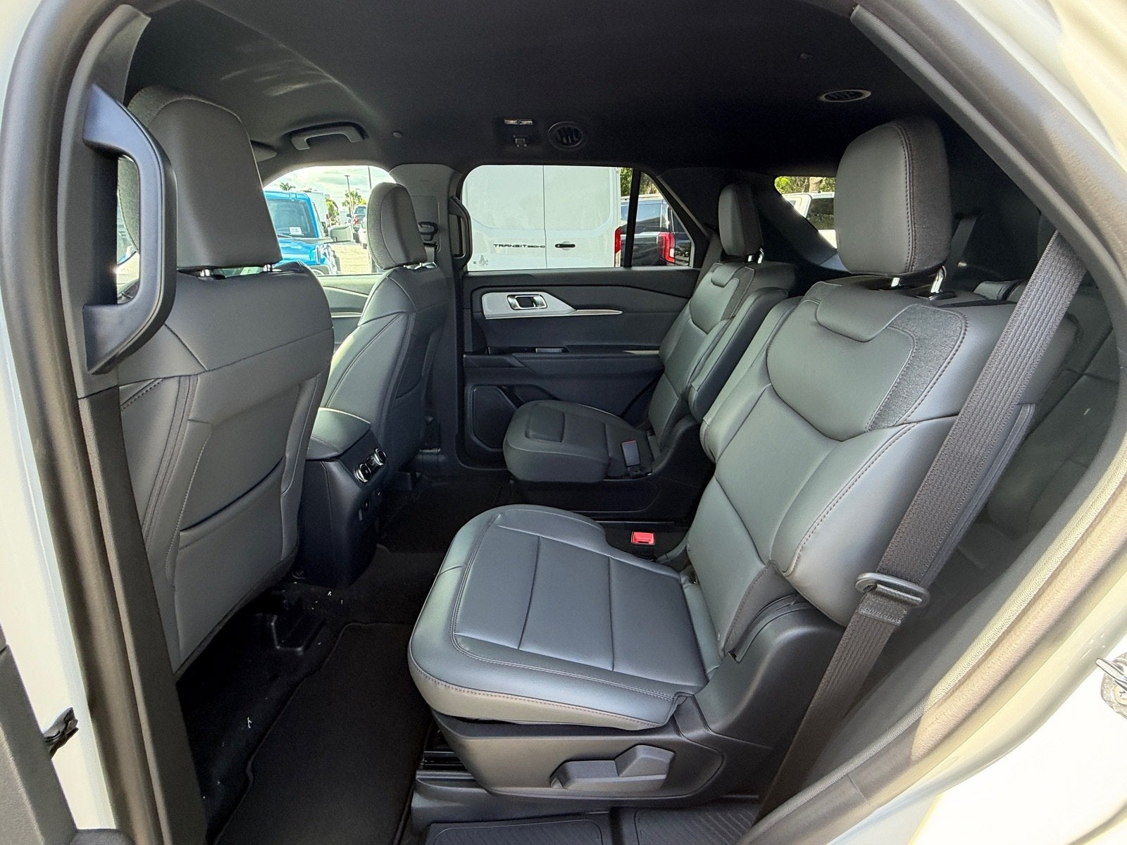 2027 Ford Explorer Active w/200A Pkg