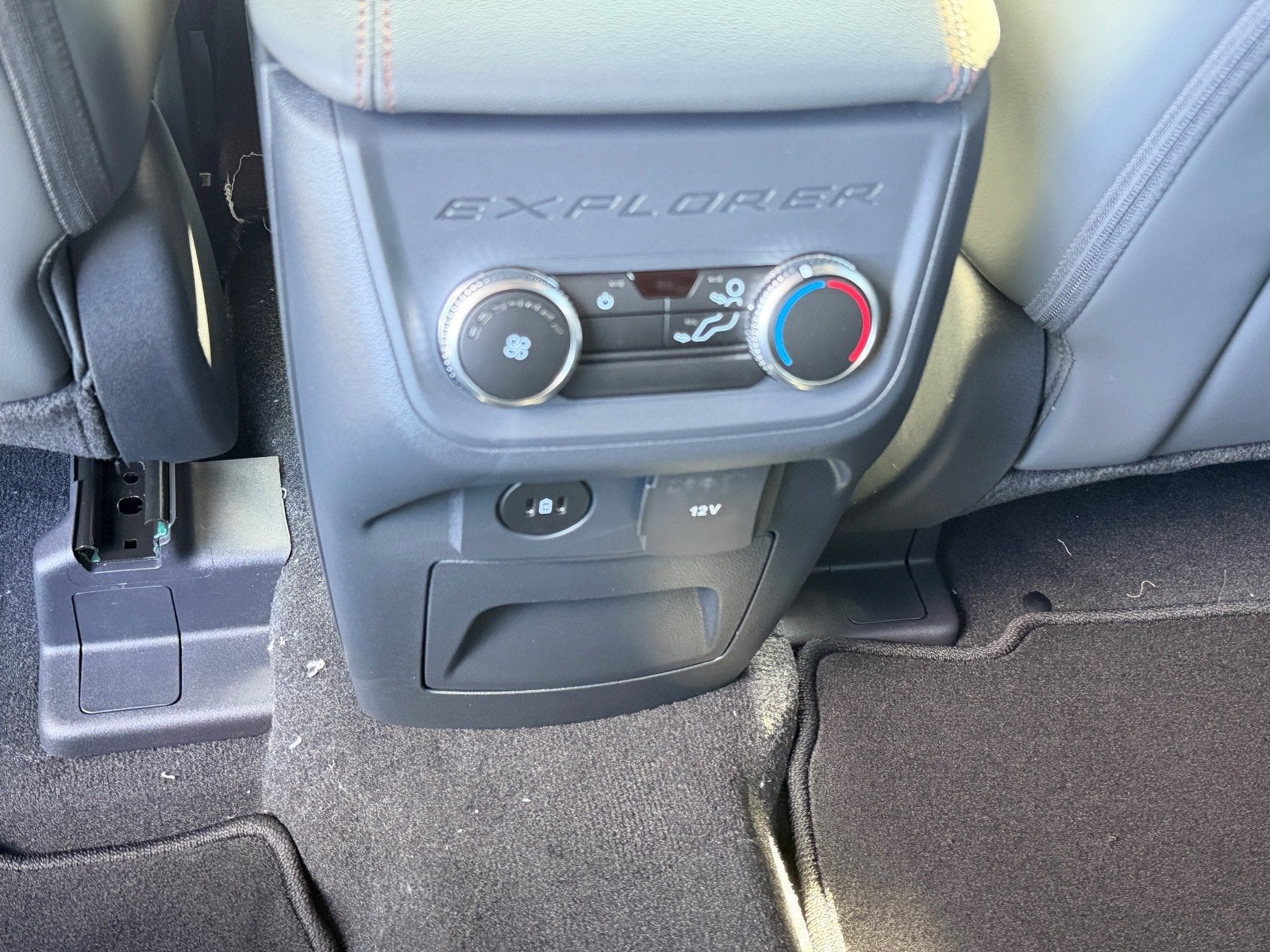 2027 Ford Explorer Active w/200A Pkg