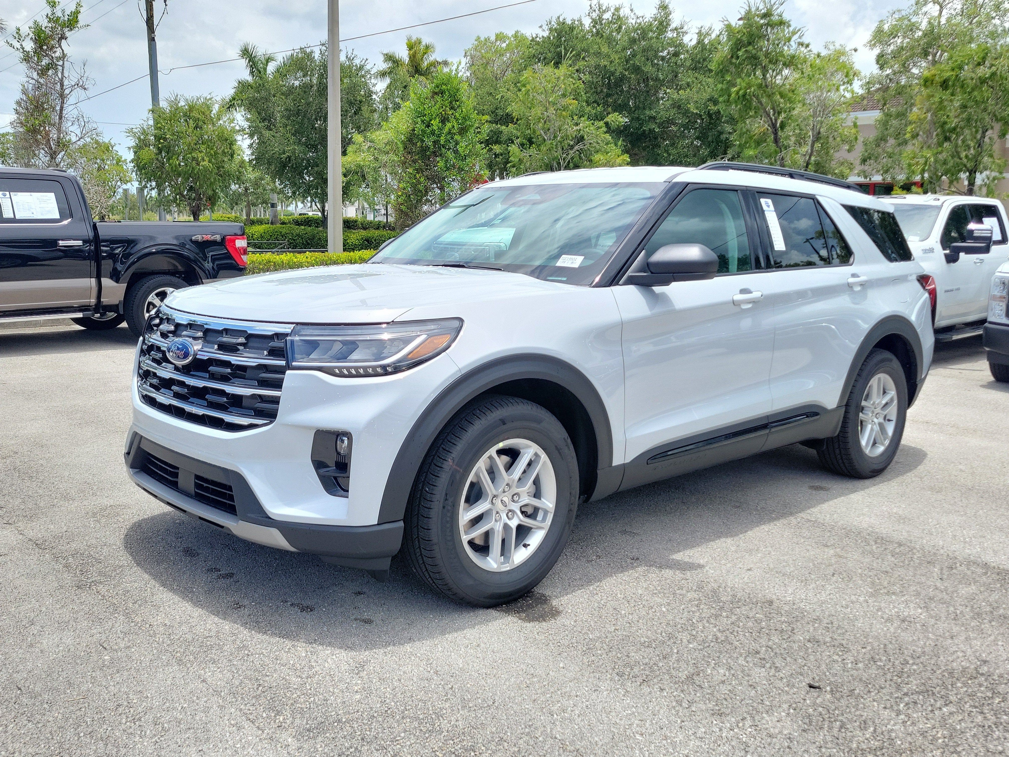 2026 Ford Explorer Active w/200A Pkg