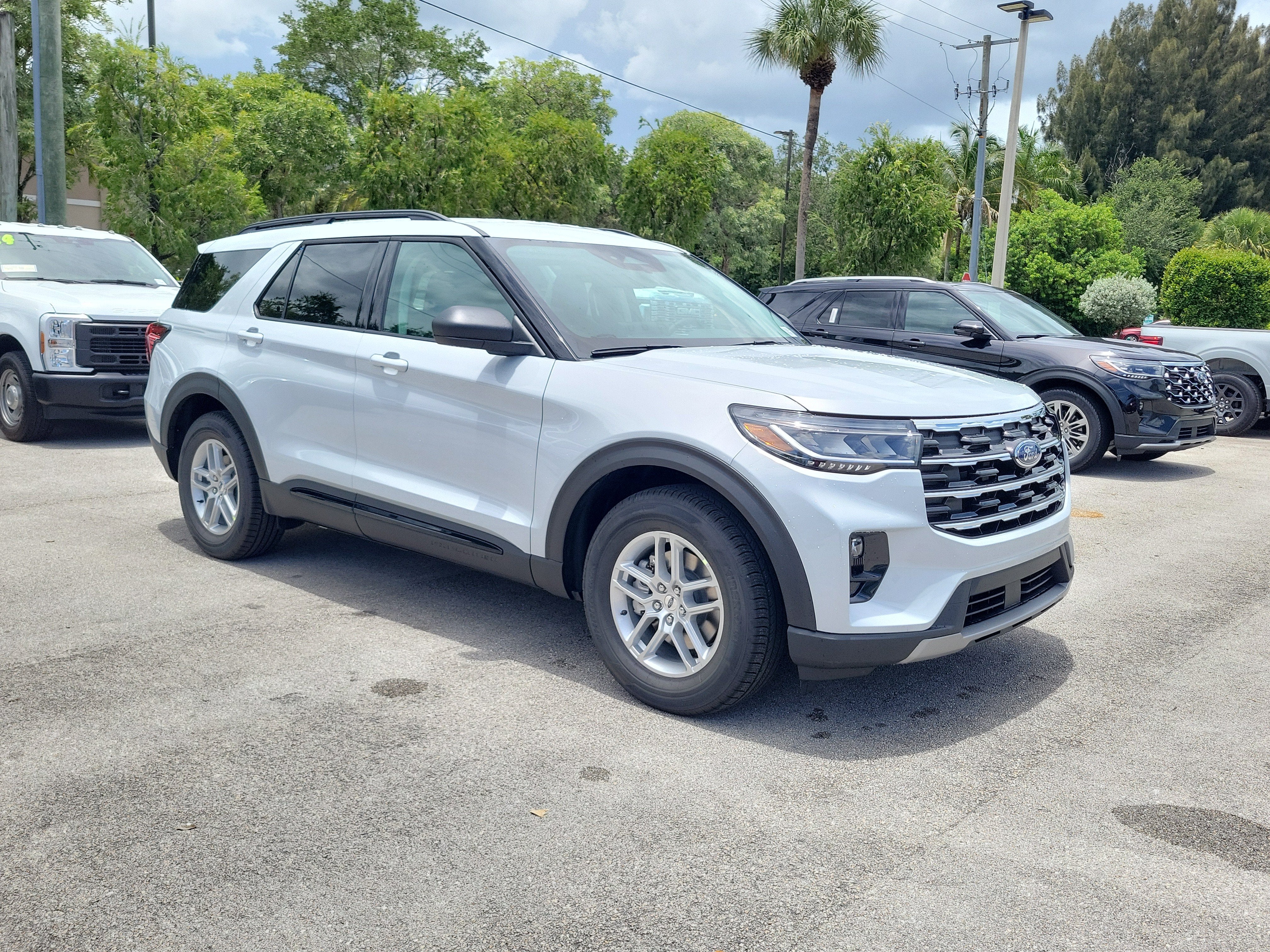 2026 Ford Explorer Active w/200A Pkg