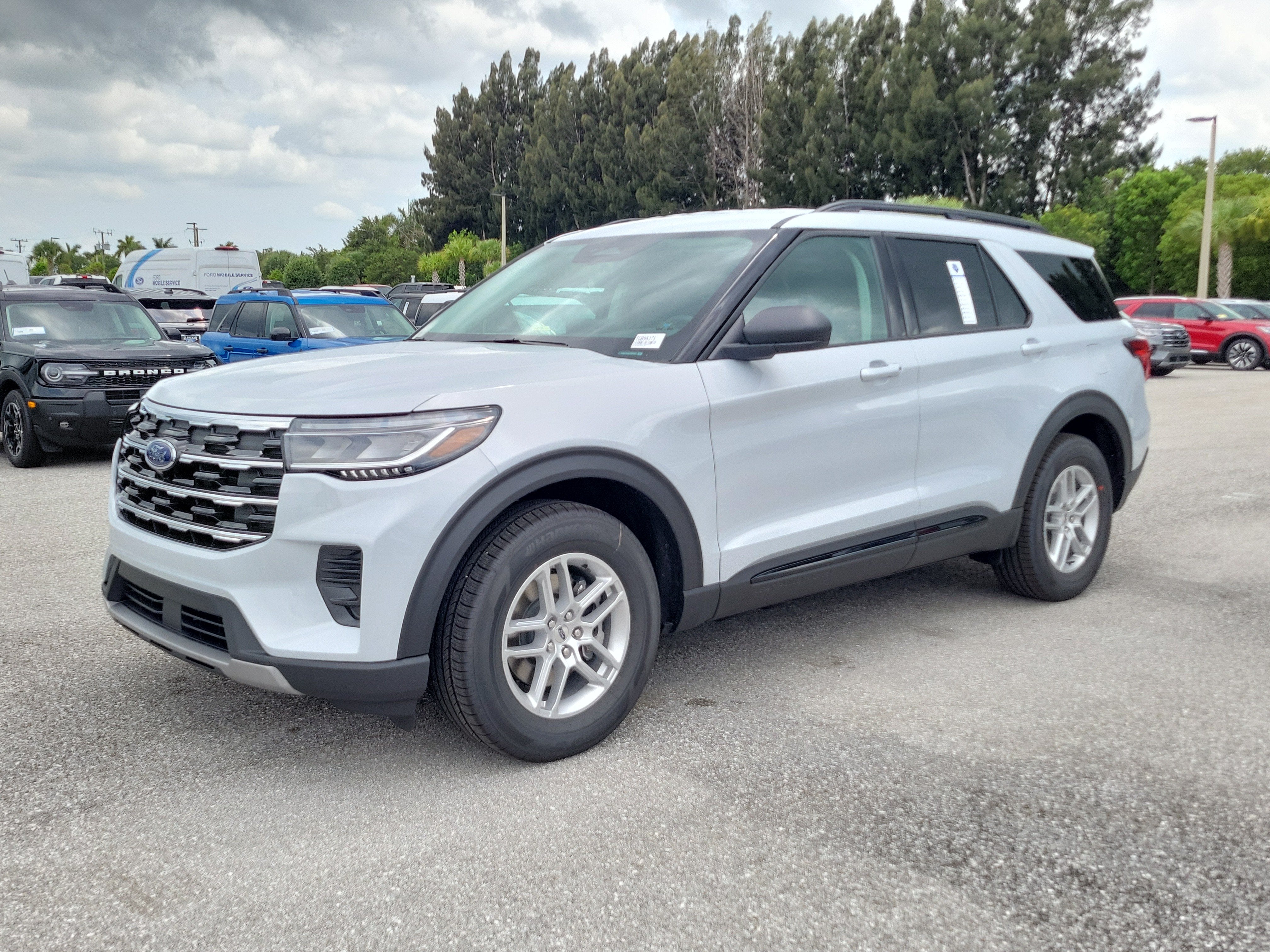 2026 Ford Explorer Active w/200A Pkg