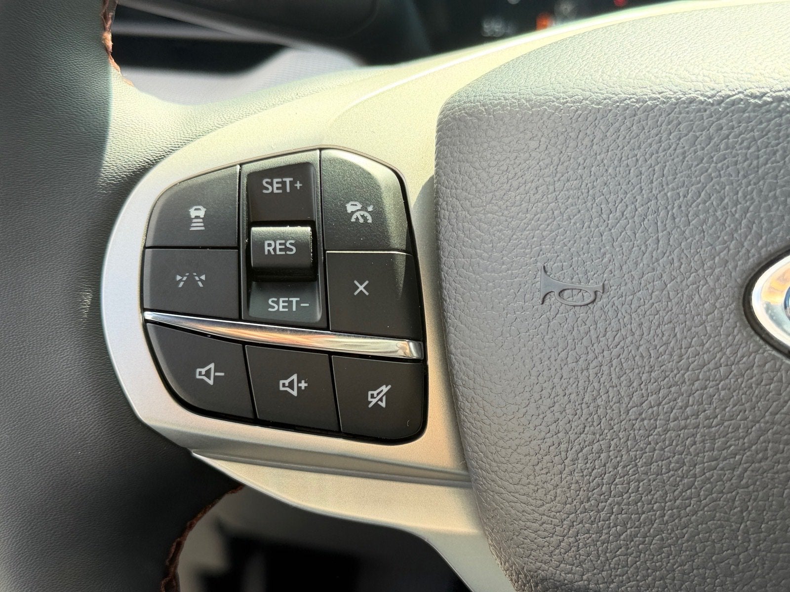 2027 Ford Explorer Active w/200A Pkg