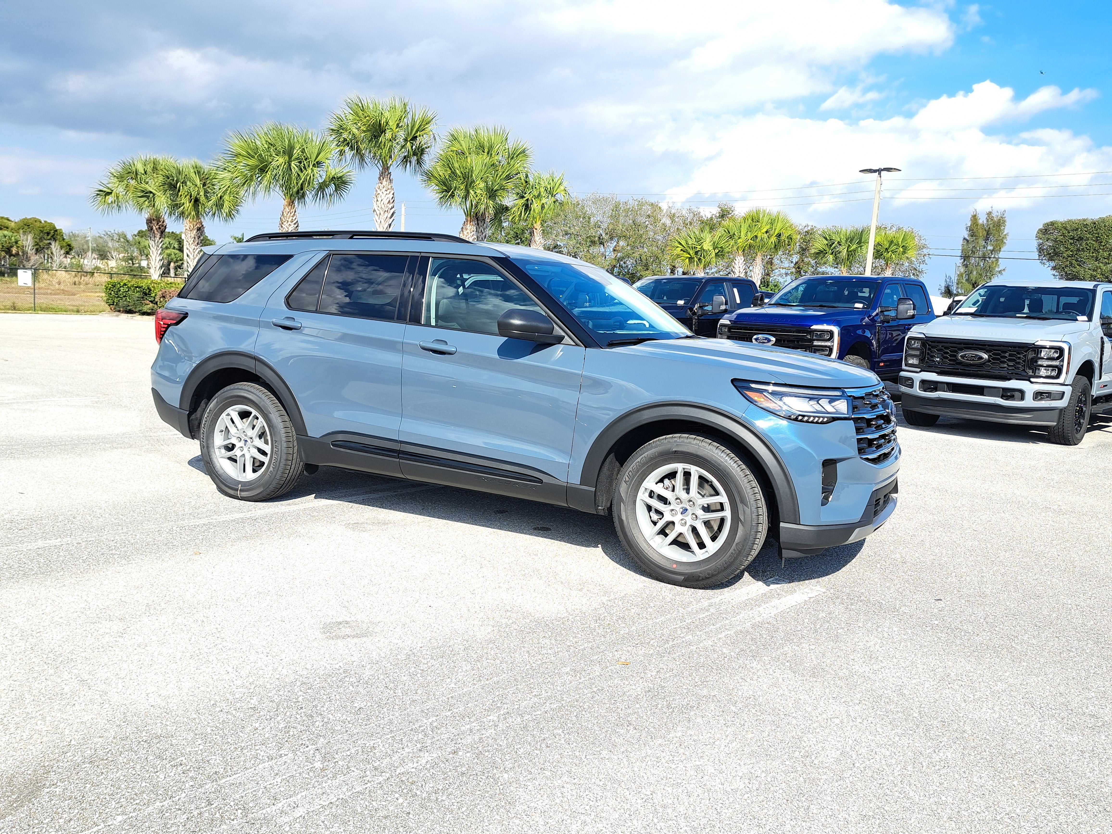 2026 Ford Explorer Active w/200A Pkg