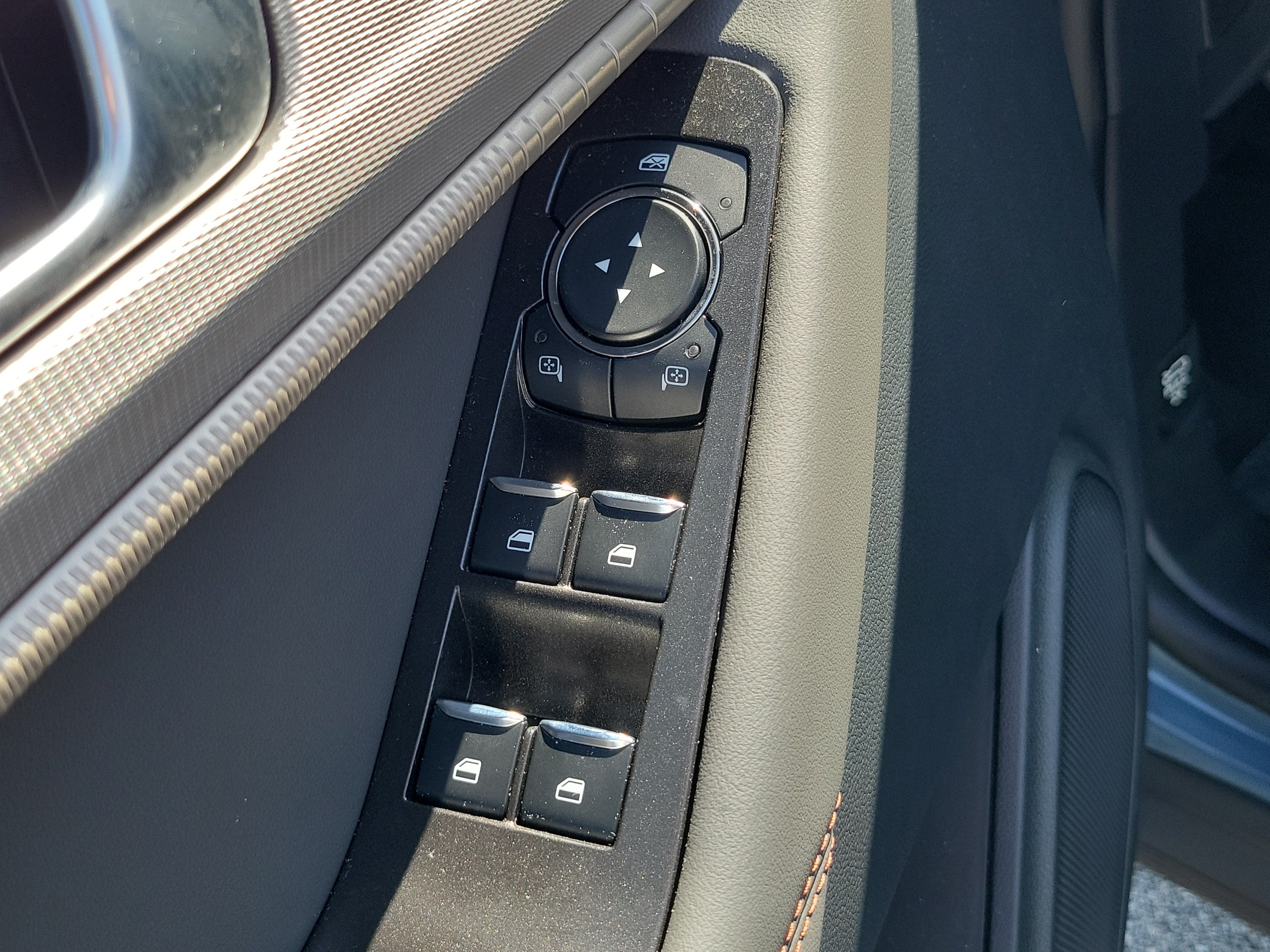 2026 Ford Explorer Active w/100A Pkg