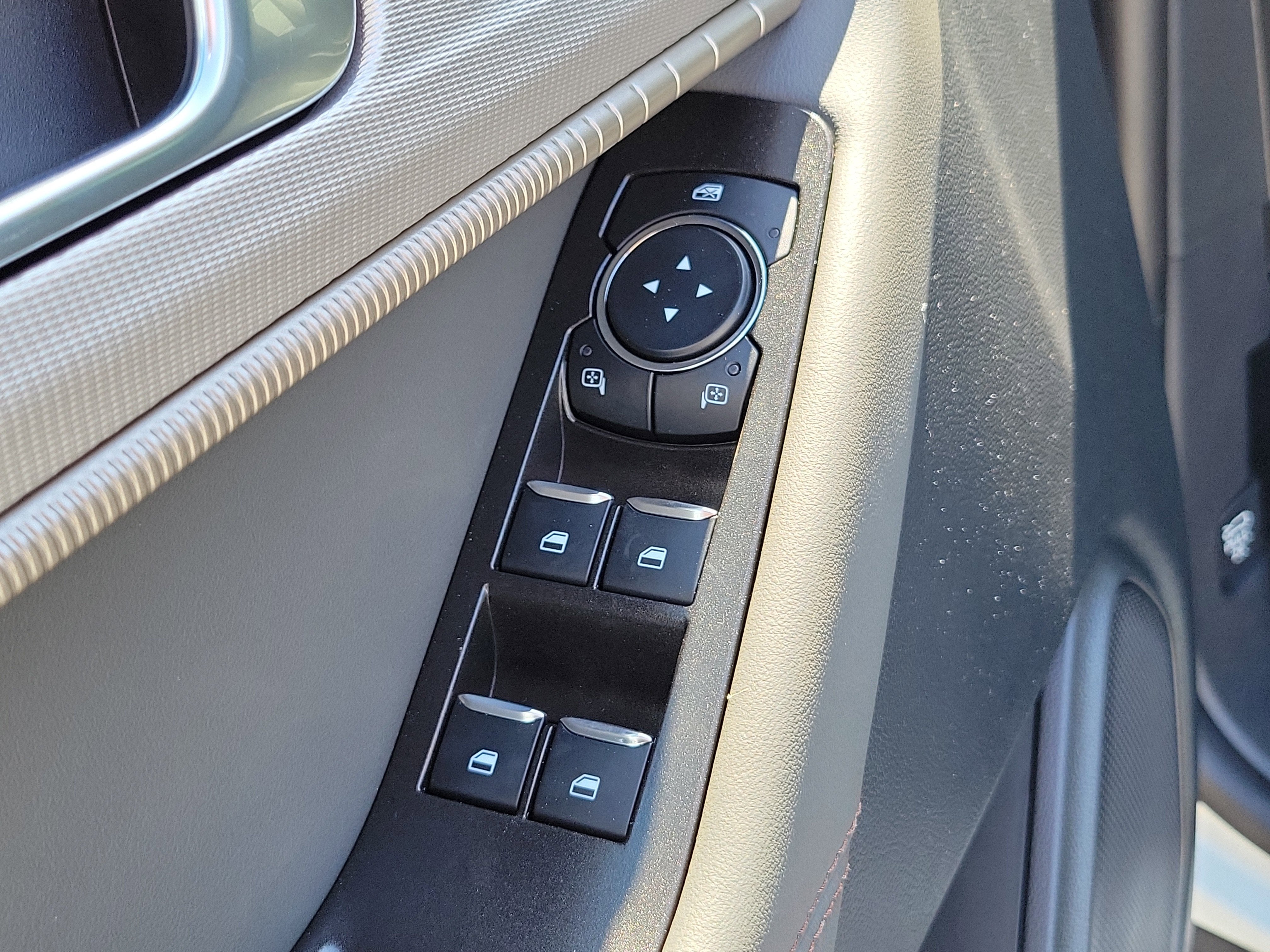 2026 Ford Explorer Active w/100A Pkg