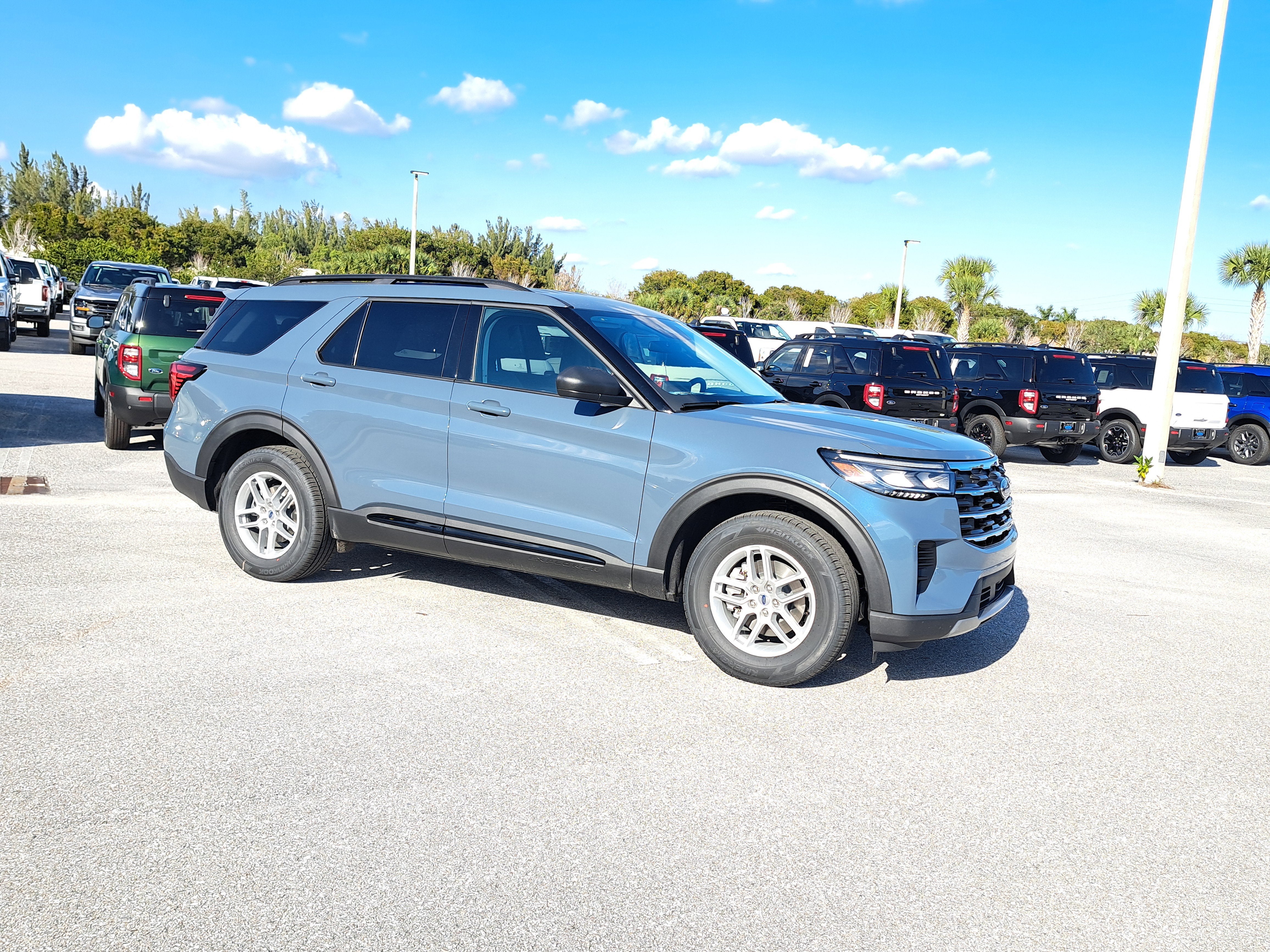 2026 Ford Explorer Active w/200A Pkg