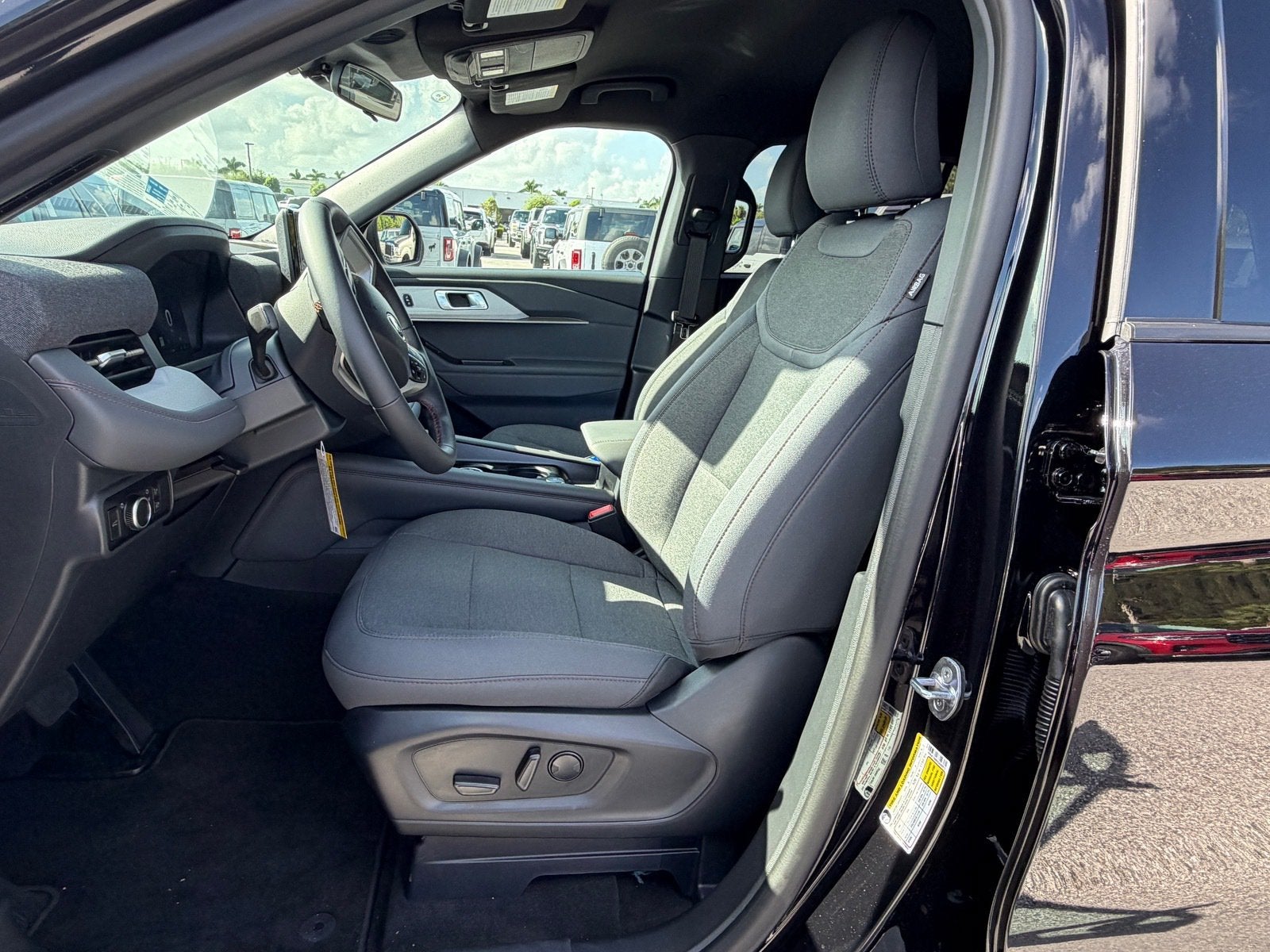 2027 Ford Explorer Active w/200A Pkg