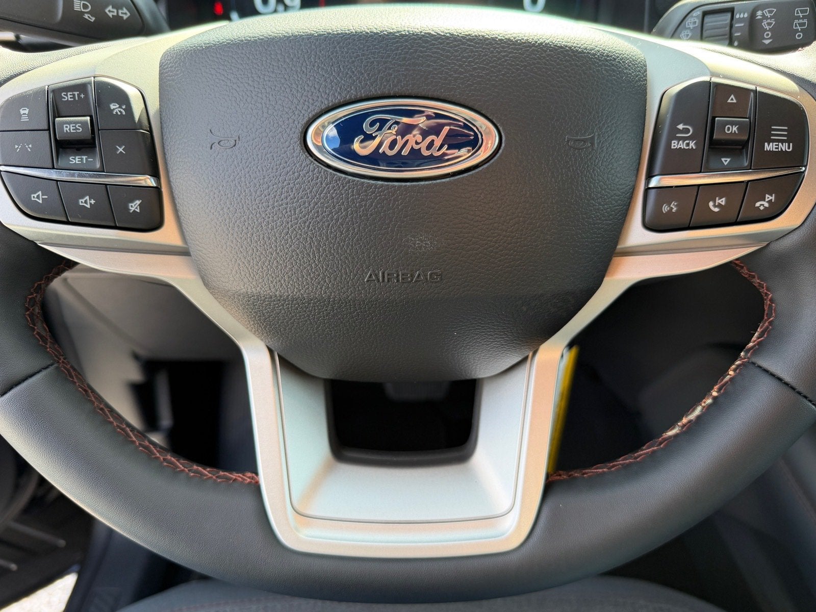 2027 Ford Explorer Active w/200A Pkg