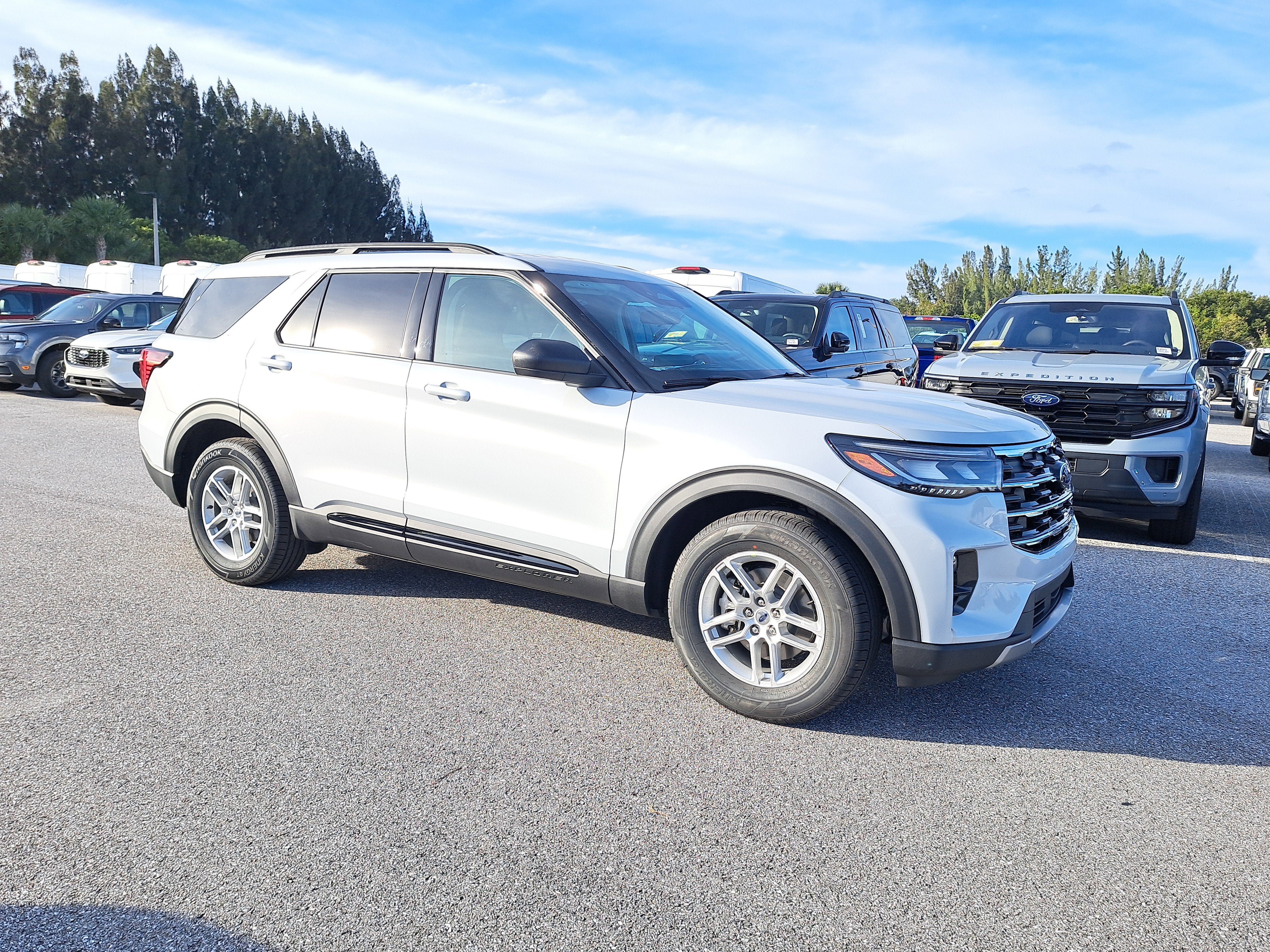 2026 Ford Explorer Active w/200A Pkg