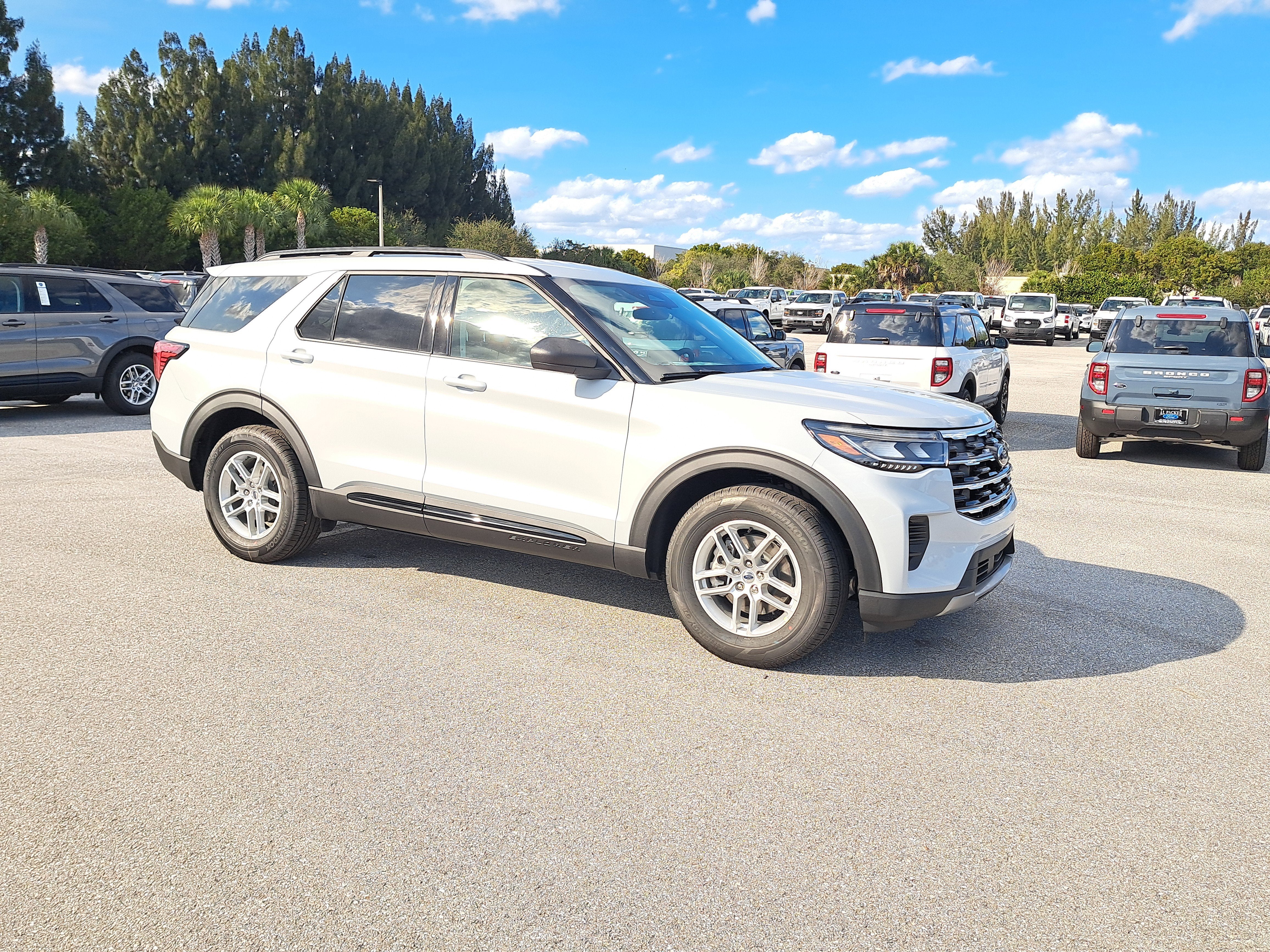 2026 Ford Explorer Active w/200A Pkg