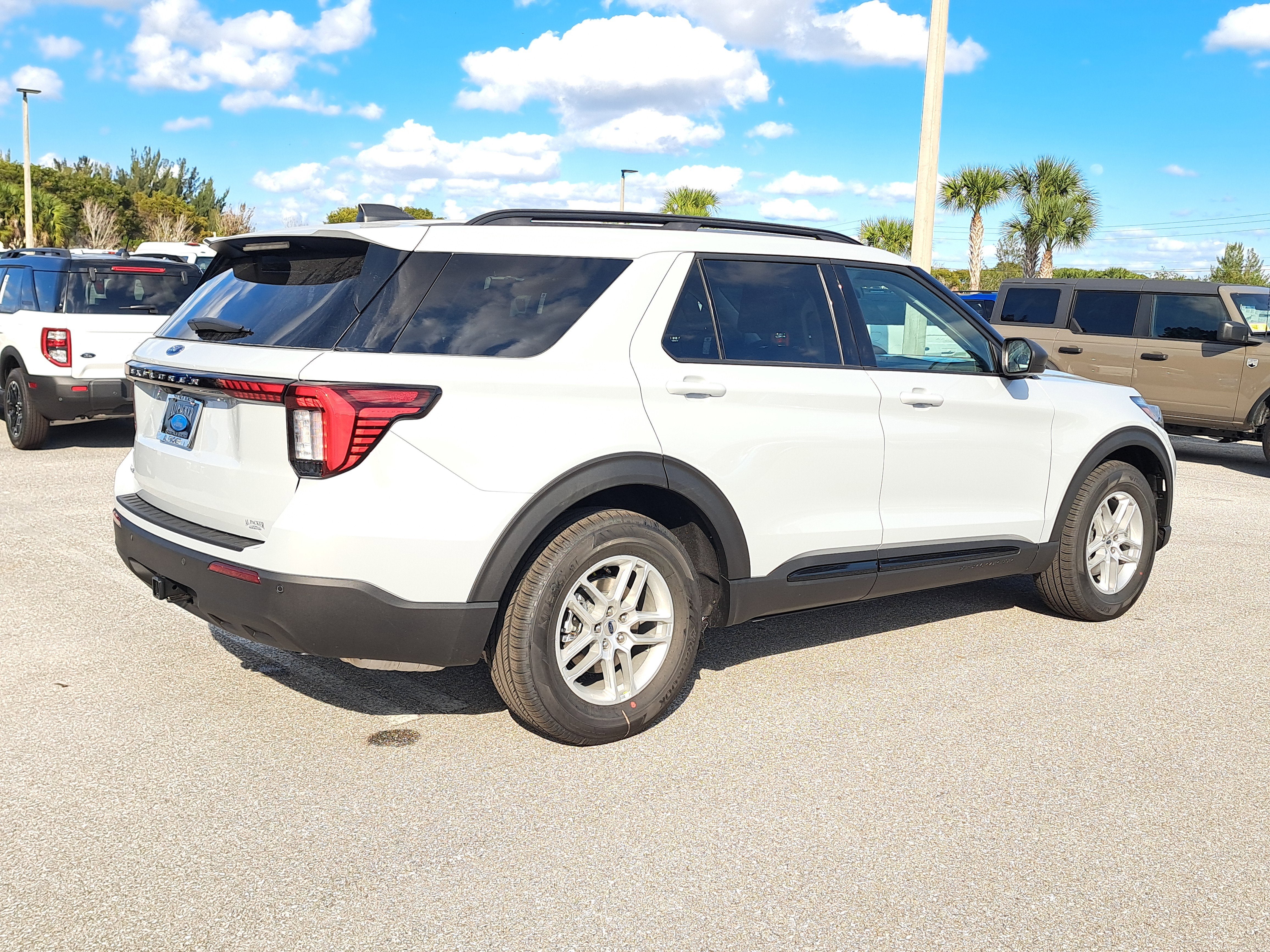 2026 Ford Explorer Active w/200A Pkg