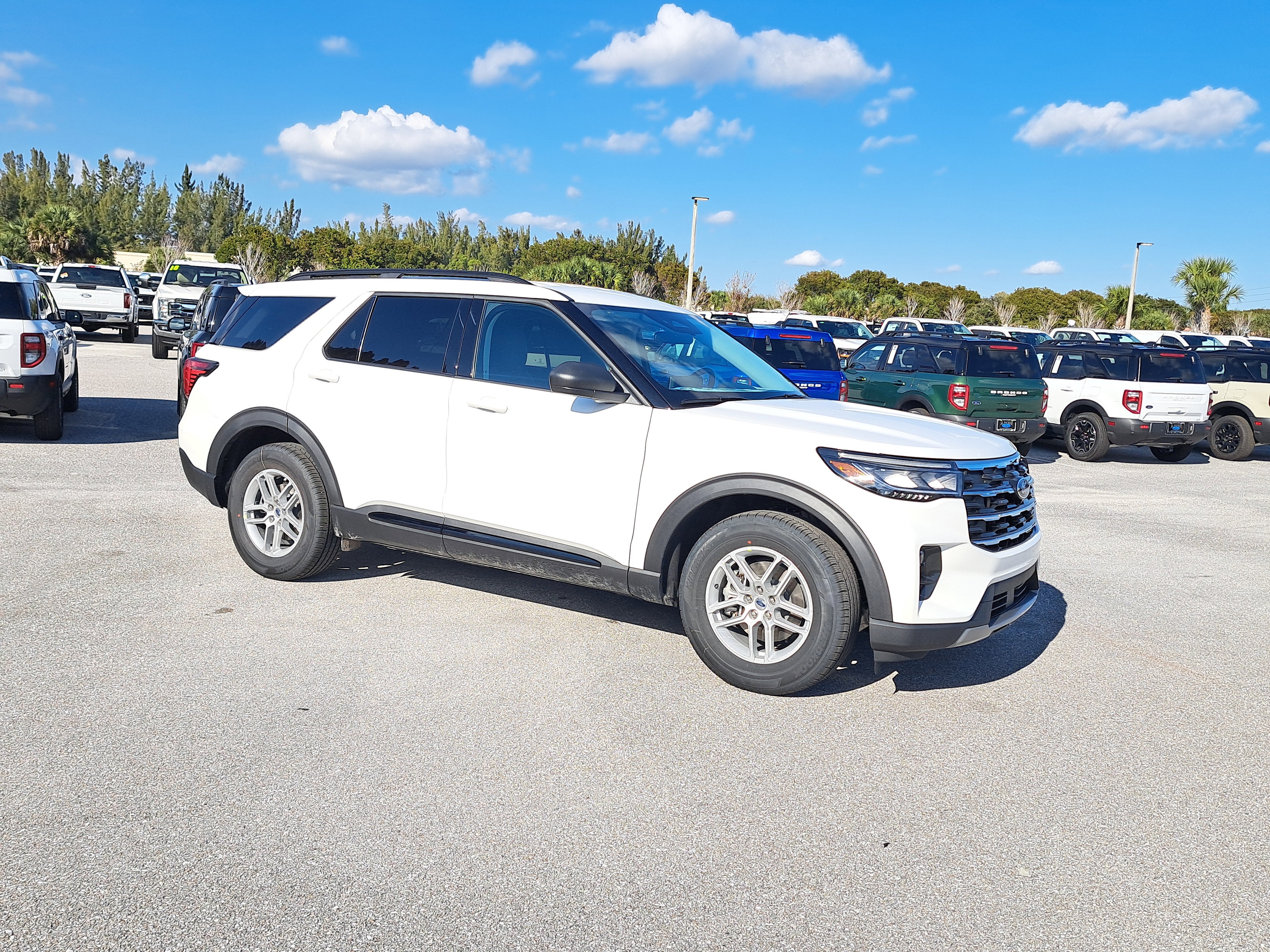 2026 Ford Explorer Active w/200A Pkg
