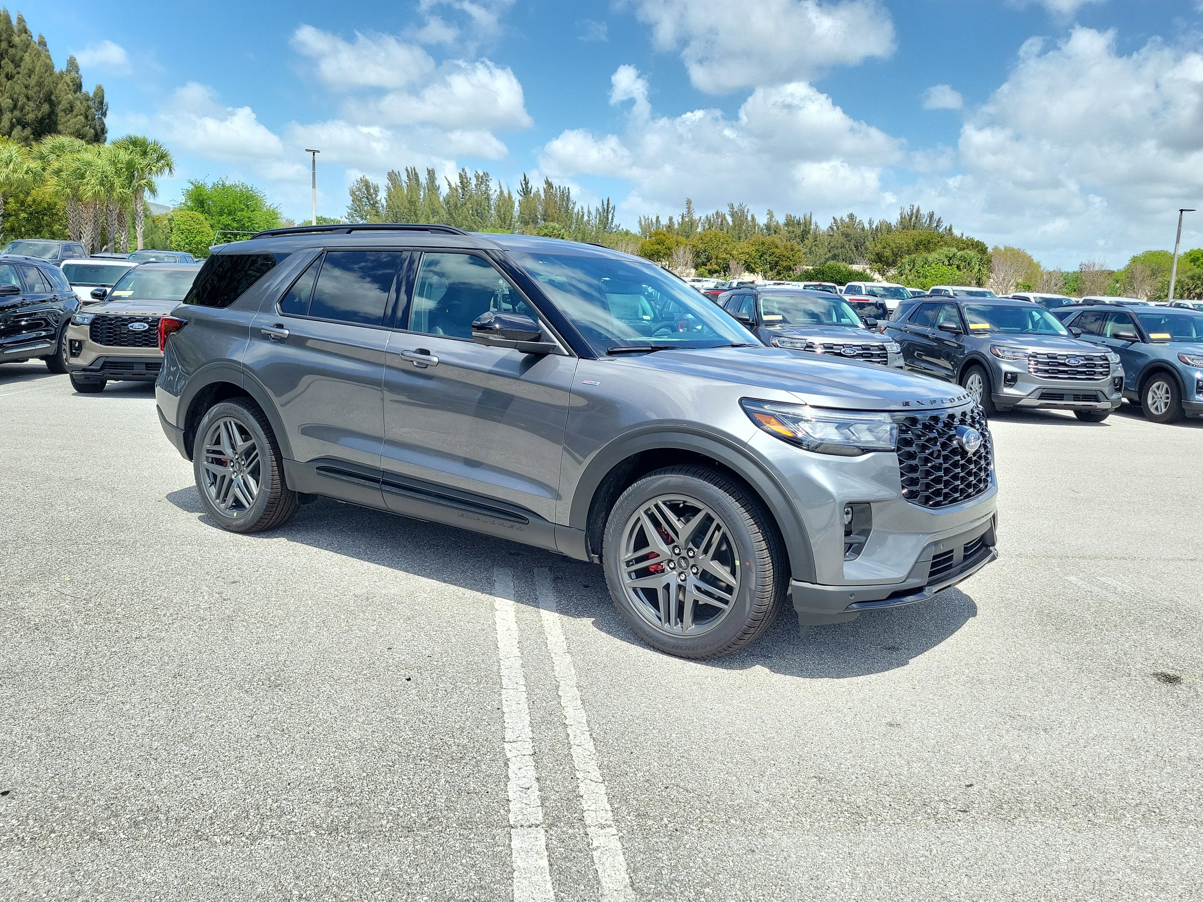 2026 Ford Explorer ST-Line