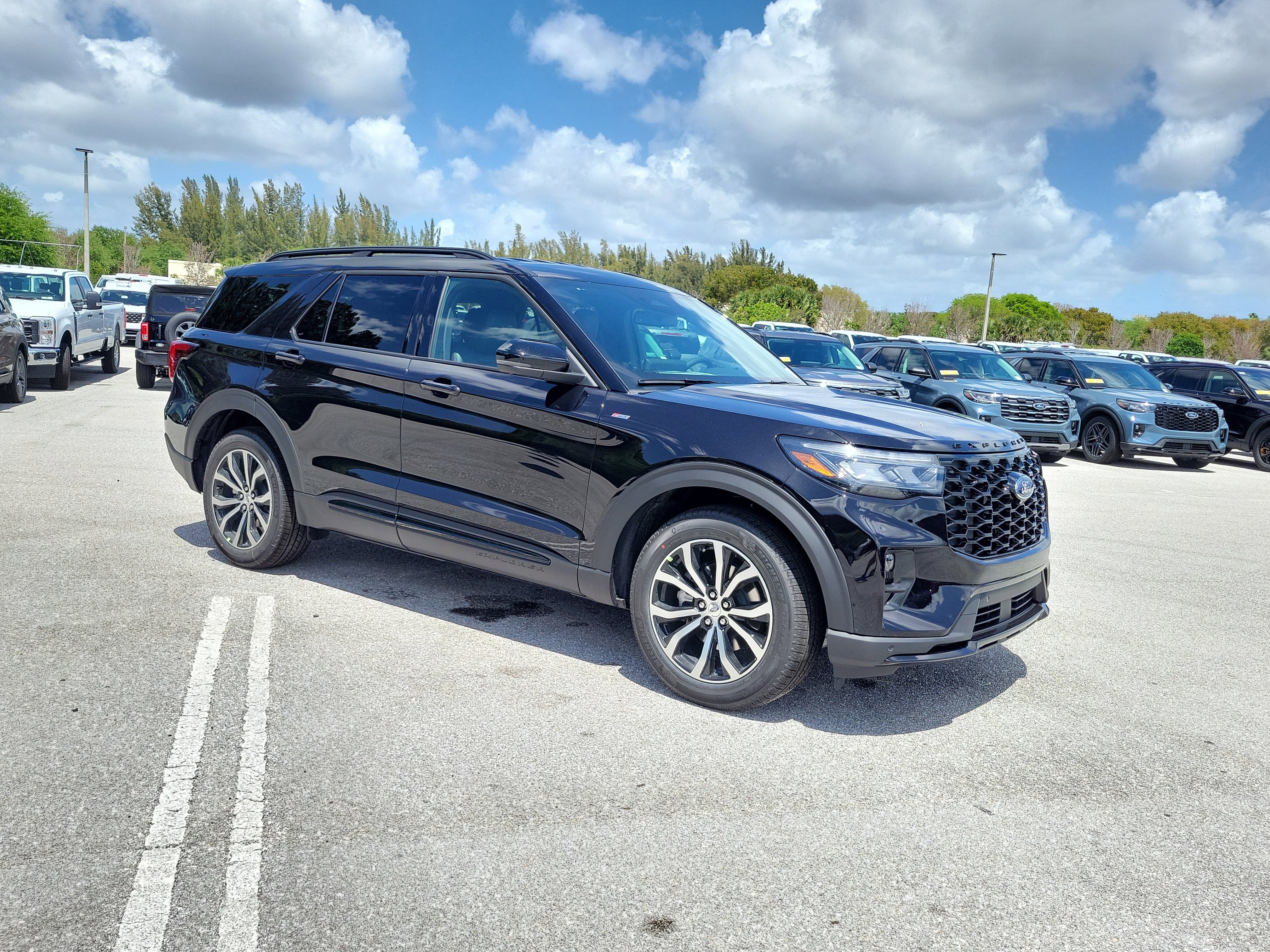 2026 Ford Explorer ST-Line