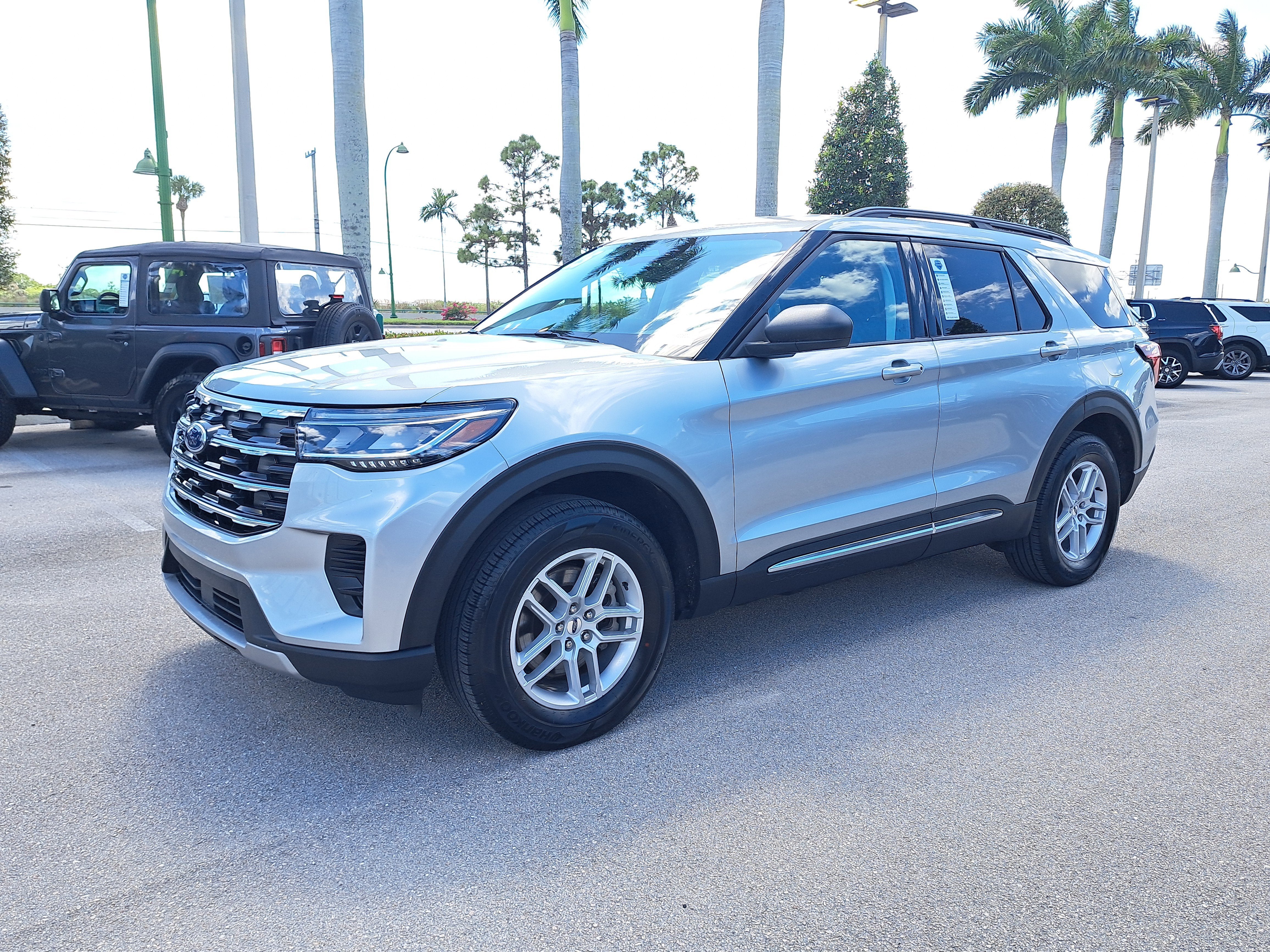 2025 Ford Explorer Active