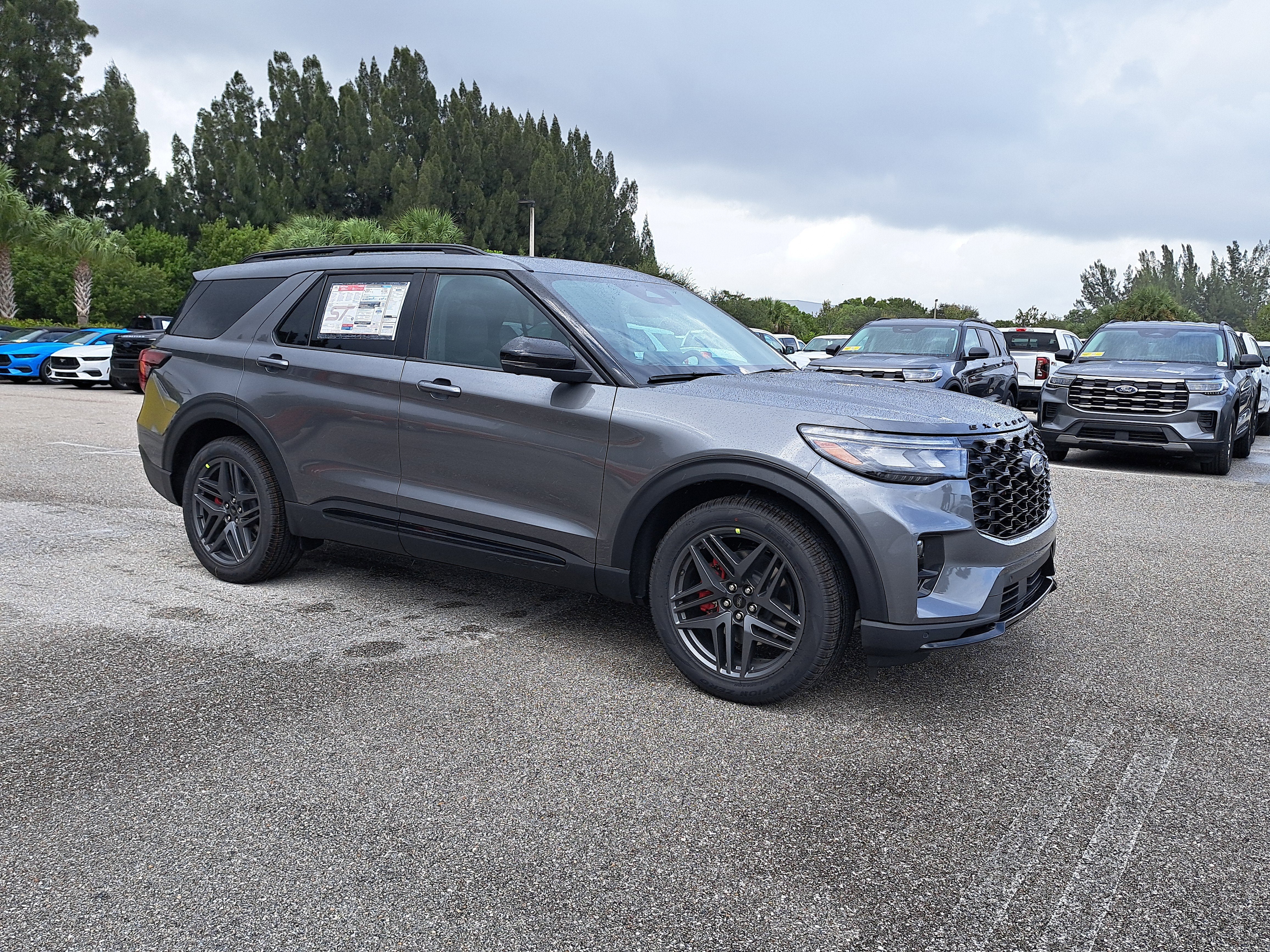 2025 Ford Explorer ST