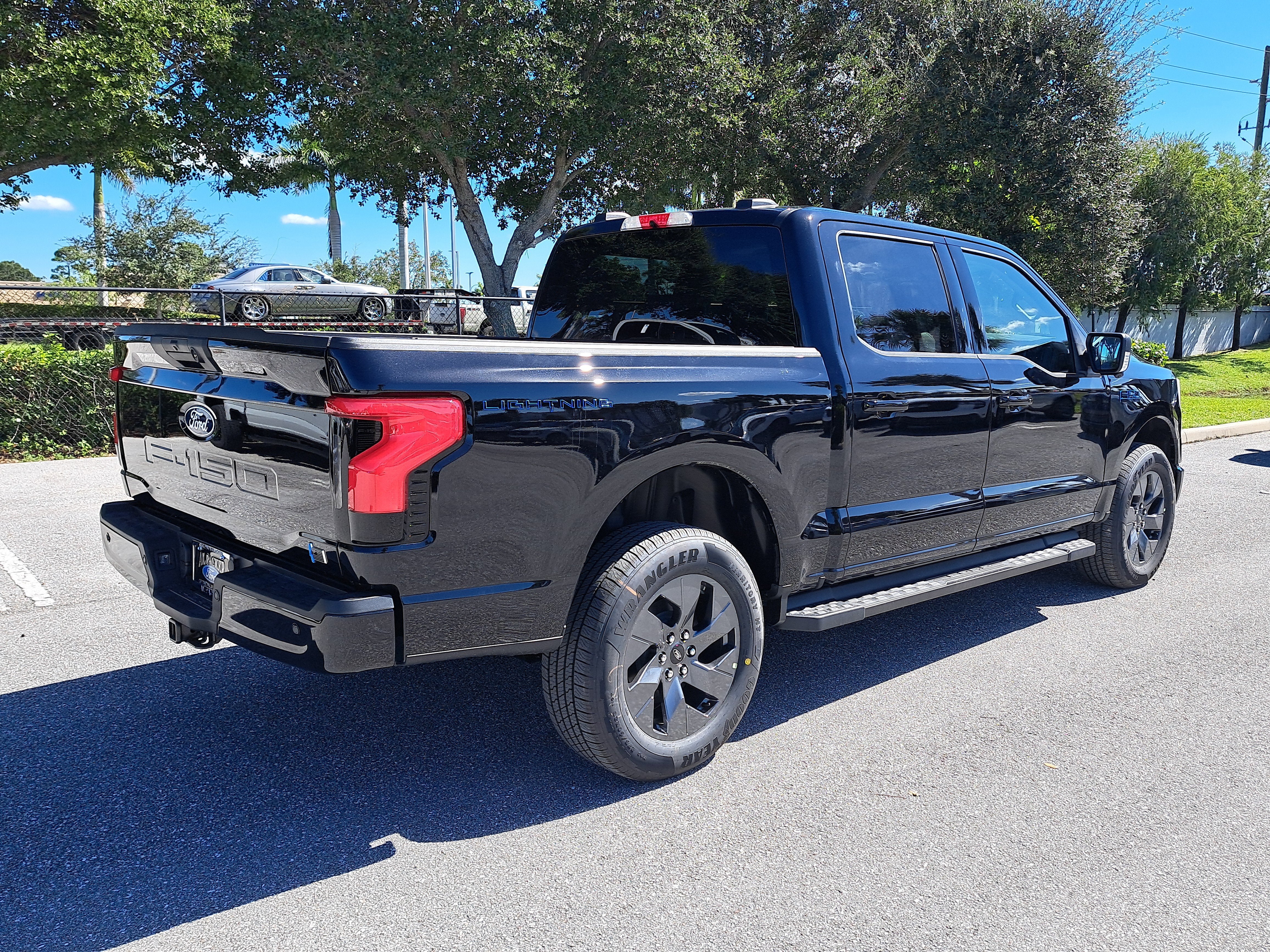 2025 Ford F-150 Lightning Flash