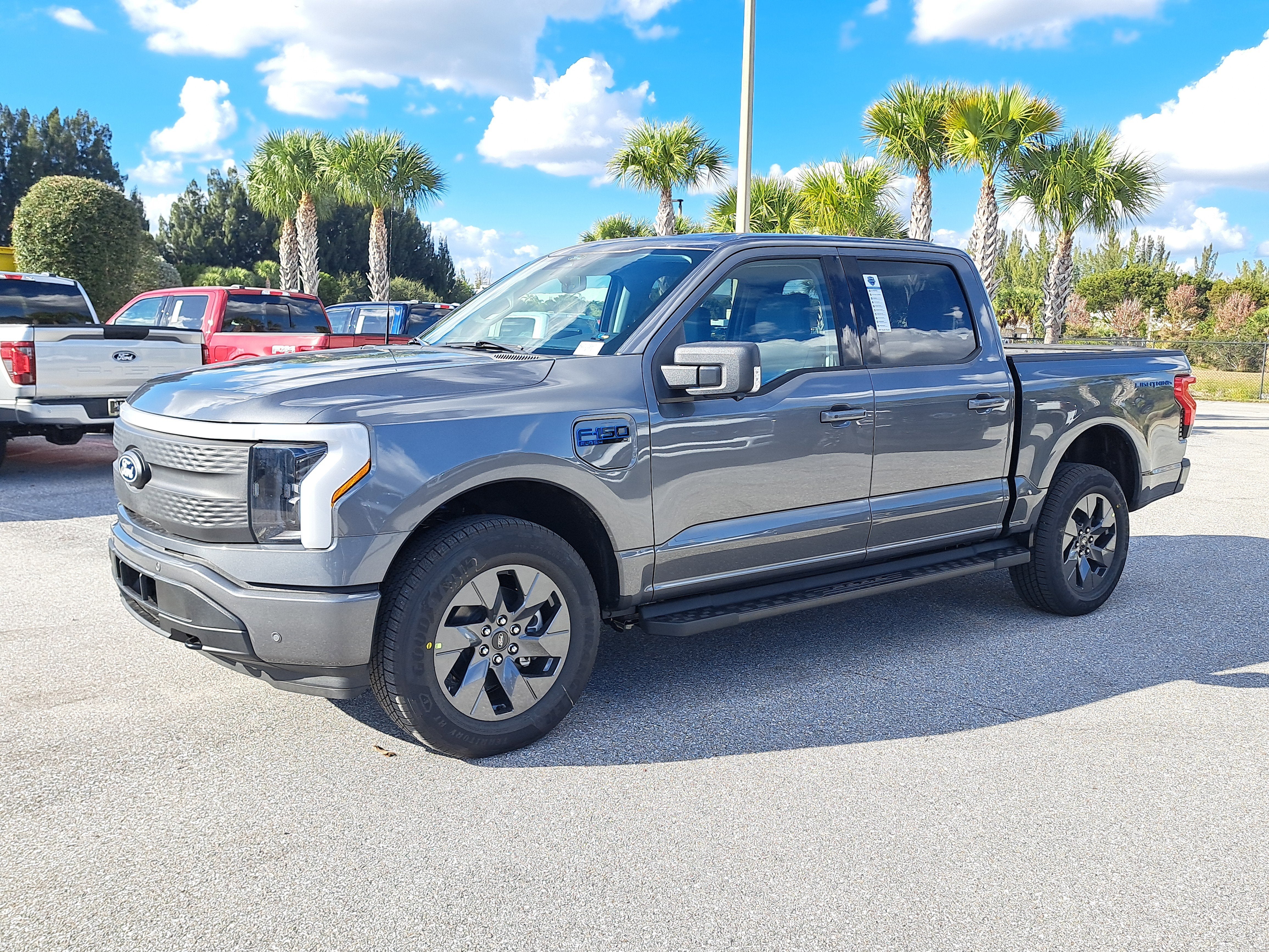 2025 Ford F-150 Lightning Flash