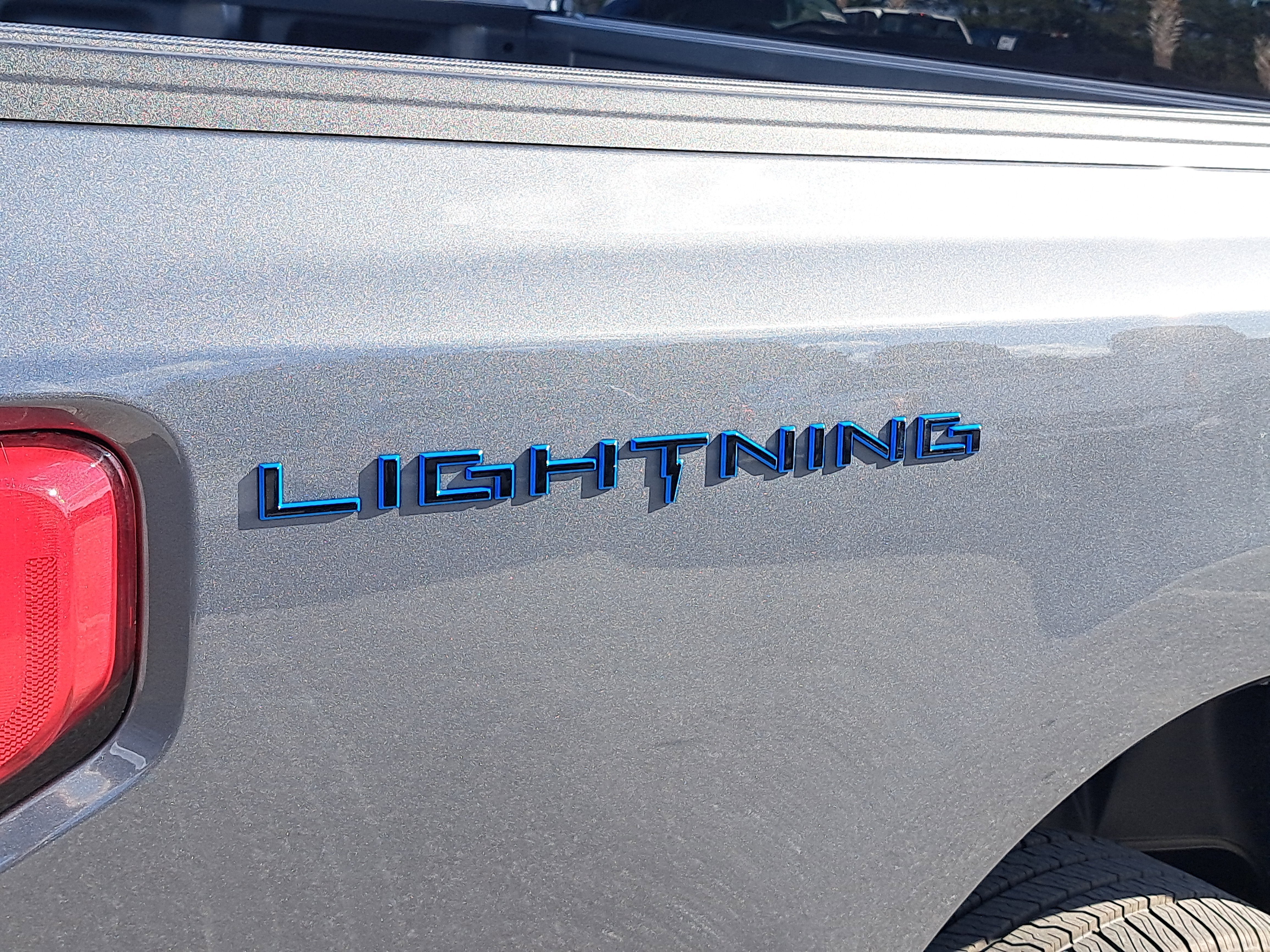 2025 Ford F-150 Lightning Flash